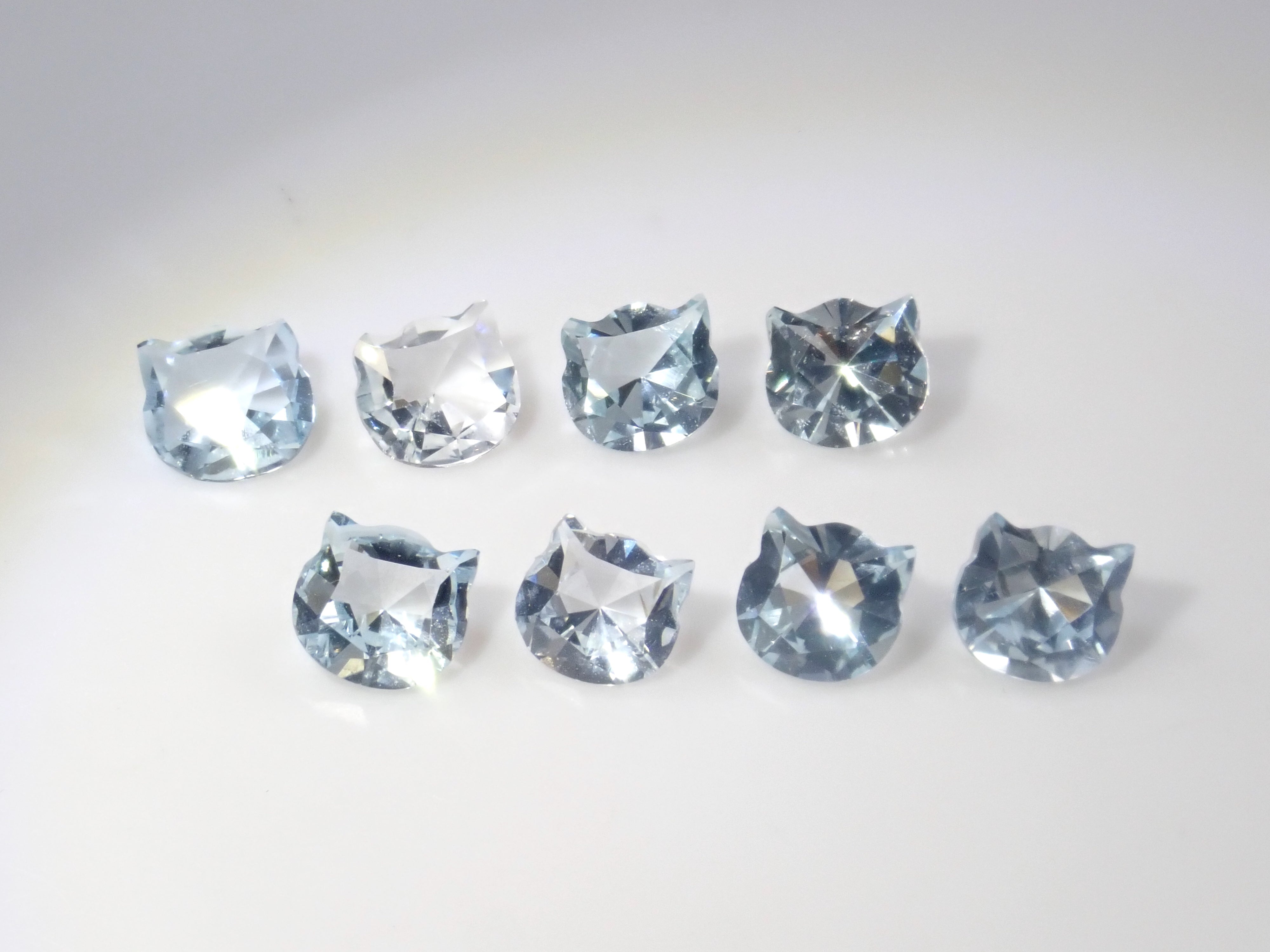 モザンビーク産アクアマリンの猫カット1石ルース（3月誕生石,5.5mm）