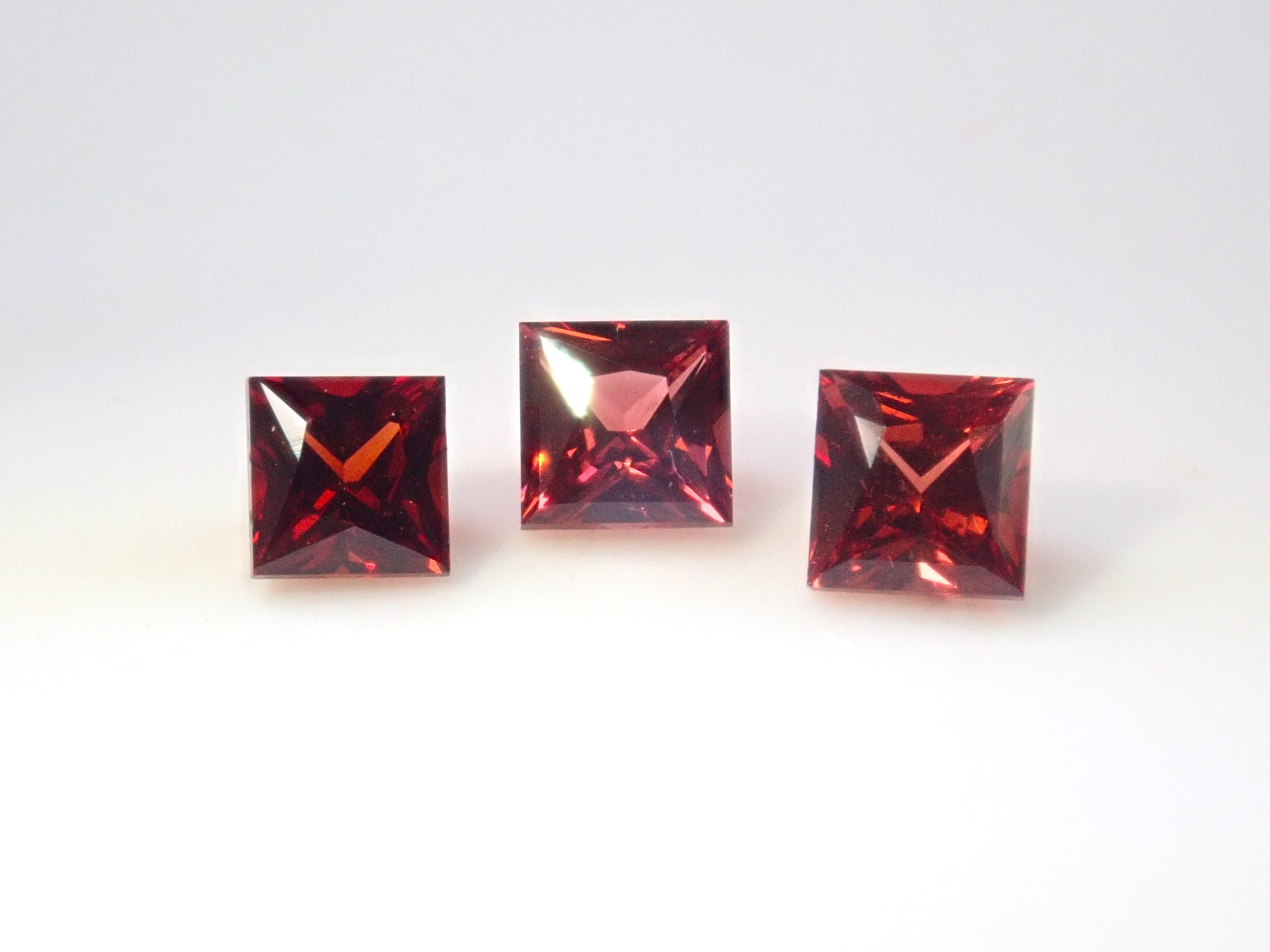 Limited to 3 stones: 1 Tanzanian pyrope almandine garnet (princess cut) loose stone (multiple purchase discounts available)