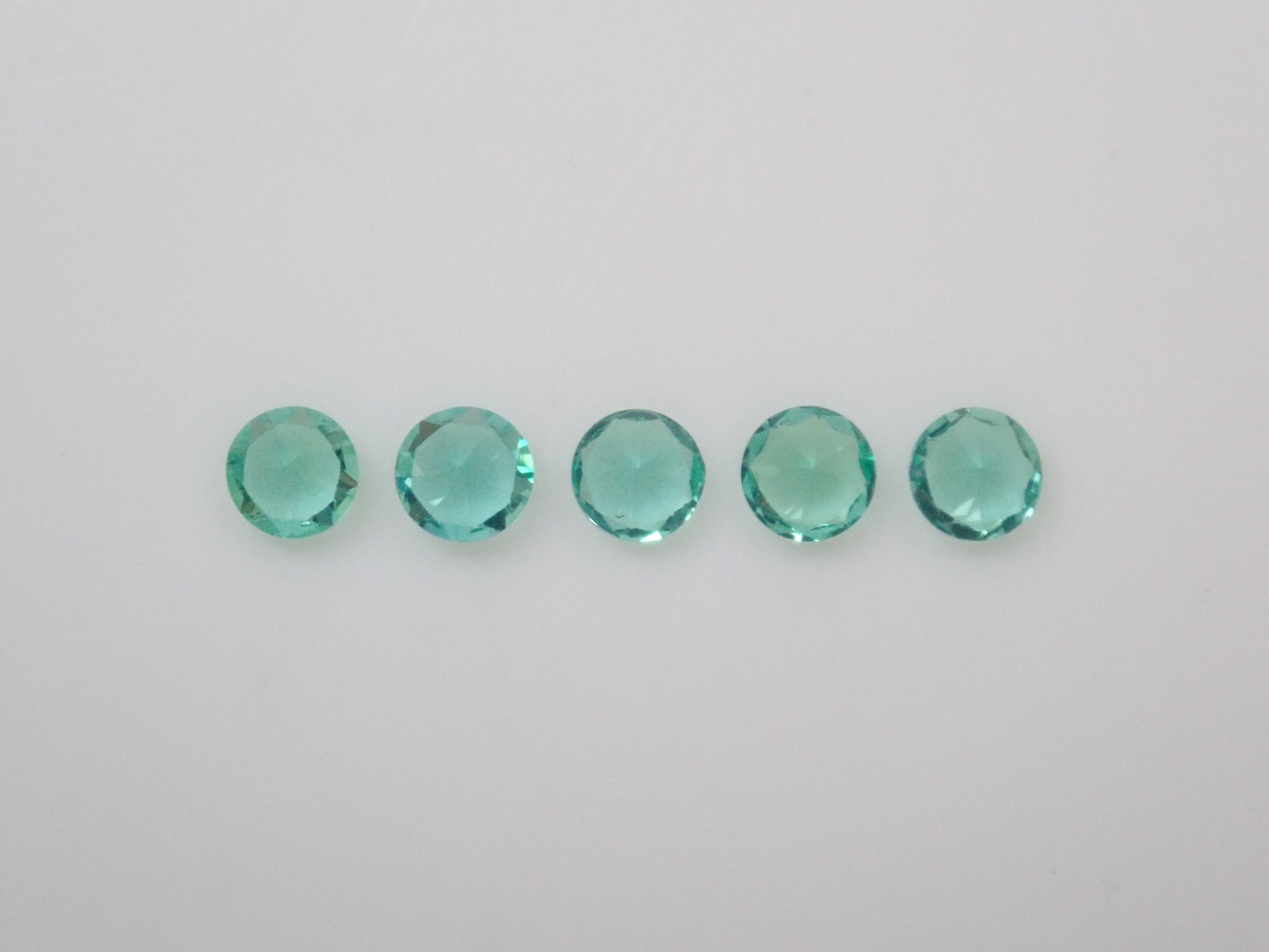 【9/5 22時販売】《限定5石》ロシア産ノンオイルエメラルド1石ルース(2.2ｍｍ,ラウンドカット)《複数購入割引有》