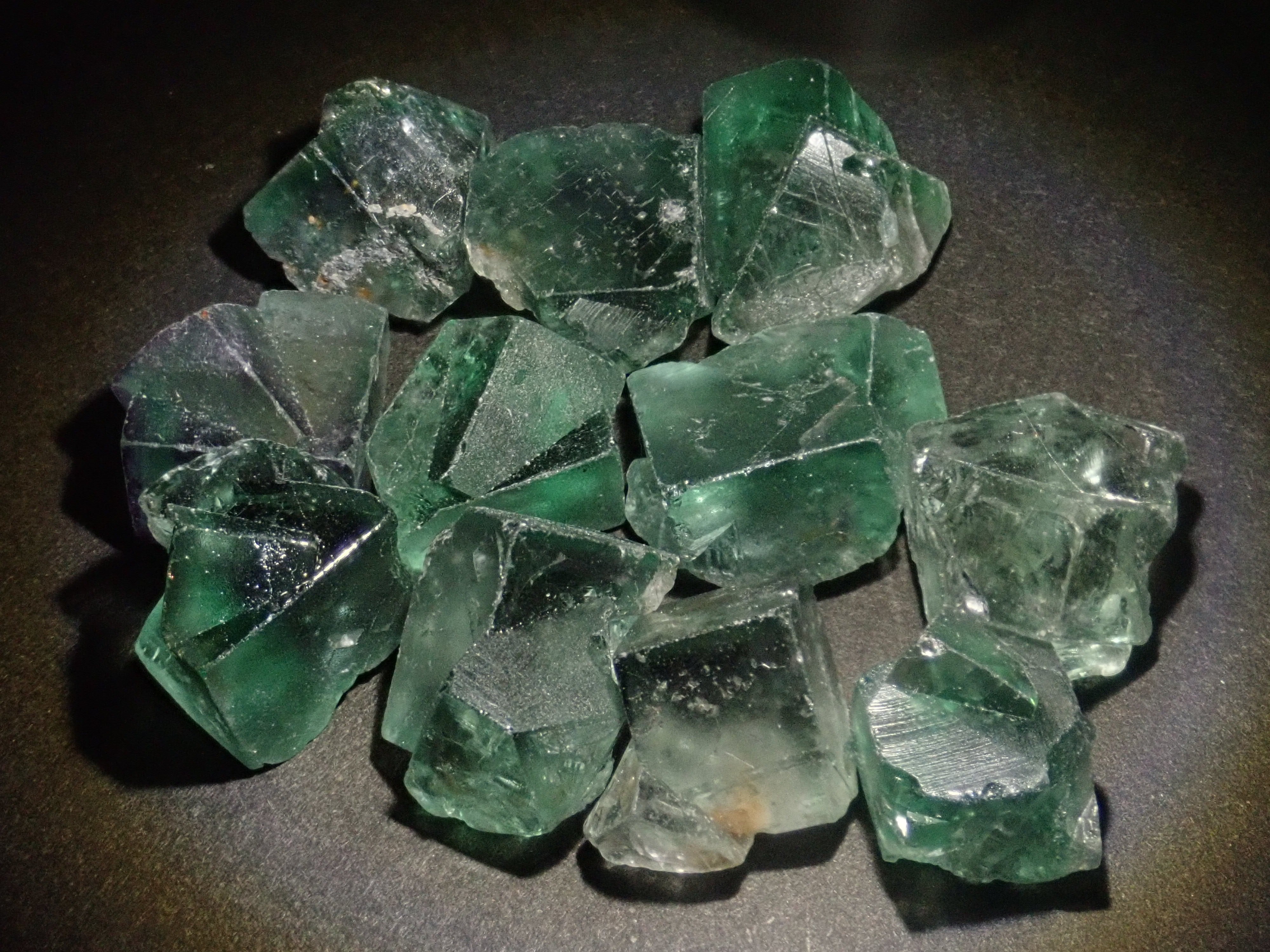 [On sale from 10pm on 2/15] [New in Tucson] Set of 2 fluorite rough stones from Diana Maria and Lady Annabella in the UK [Multiple purchase discounts available]