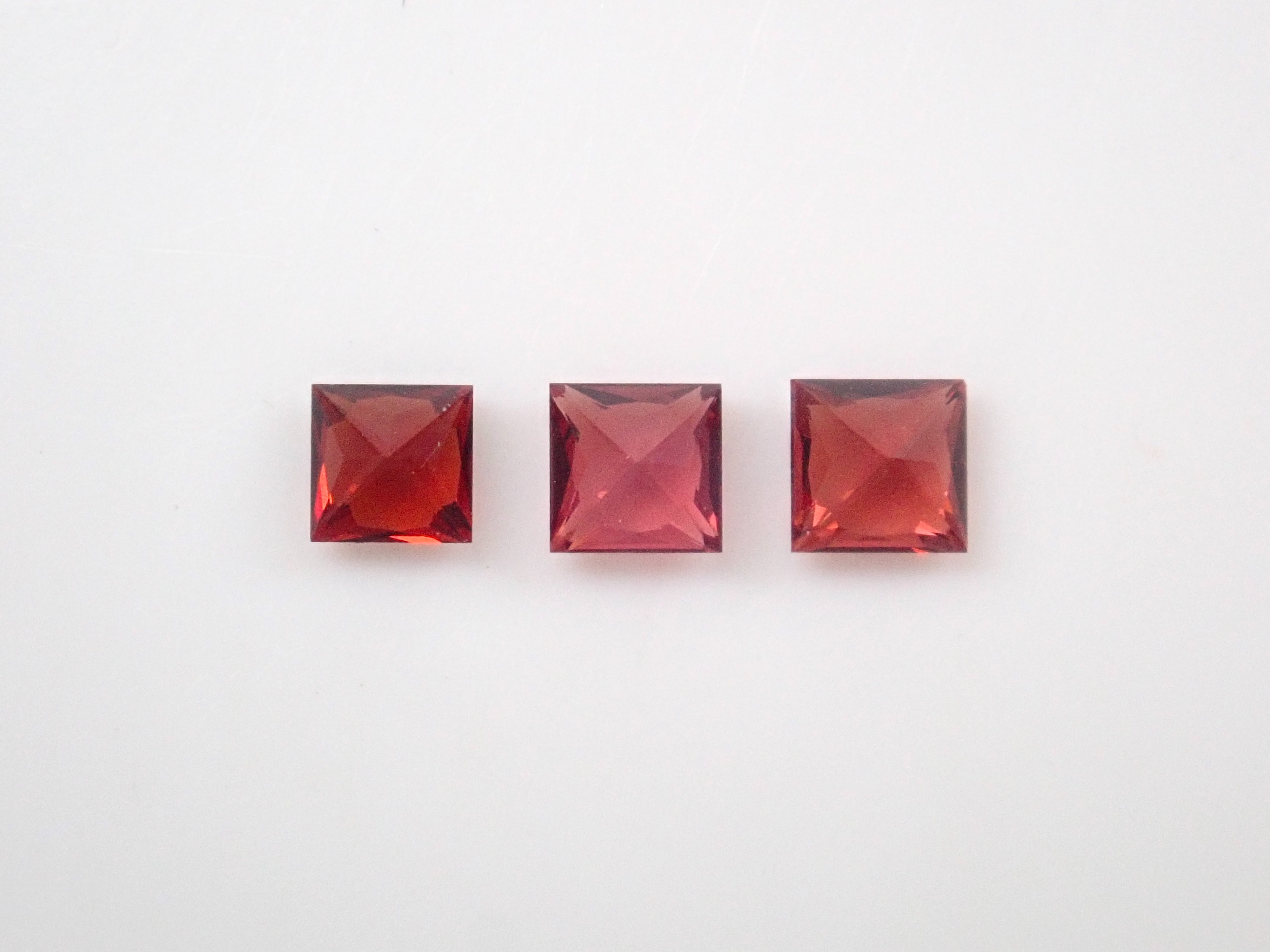 Limited to 3 stones: 1 Tanzanian pyrope almandine garnet (princess cut) loose stone (multiple purchase discounts available)