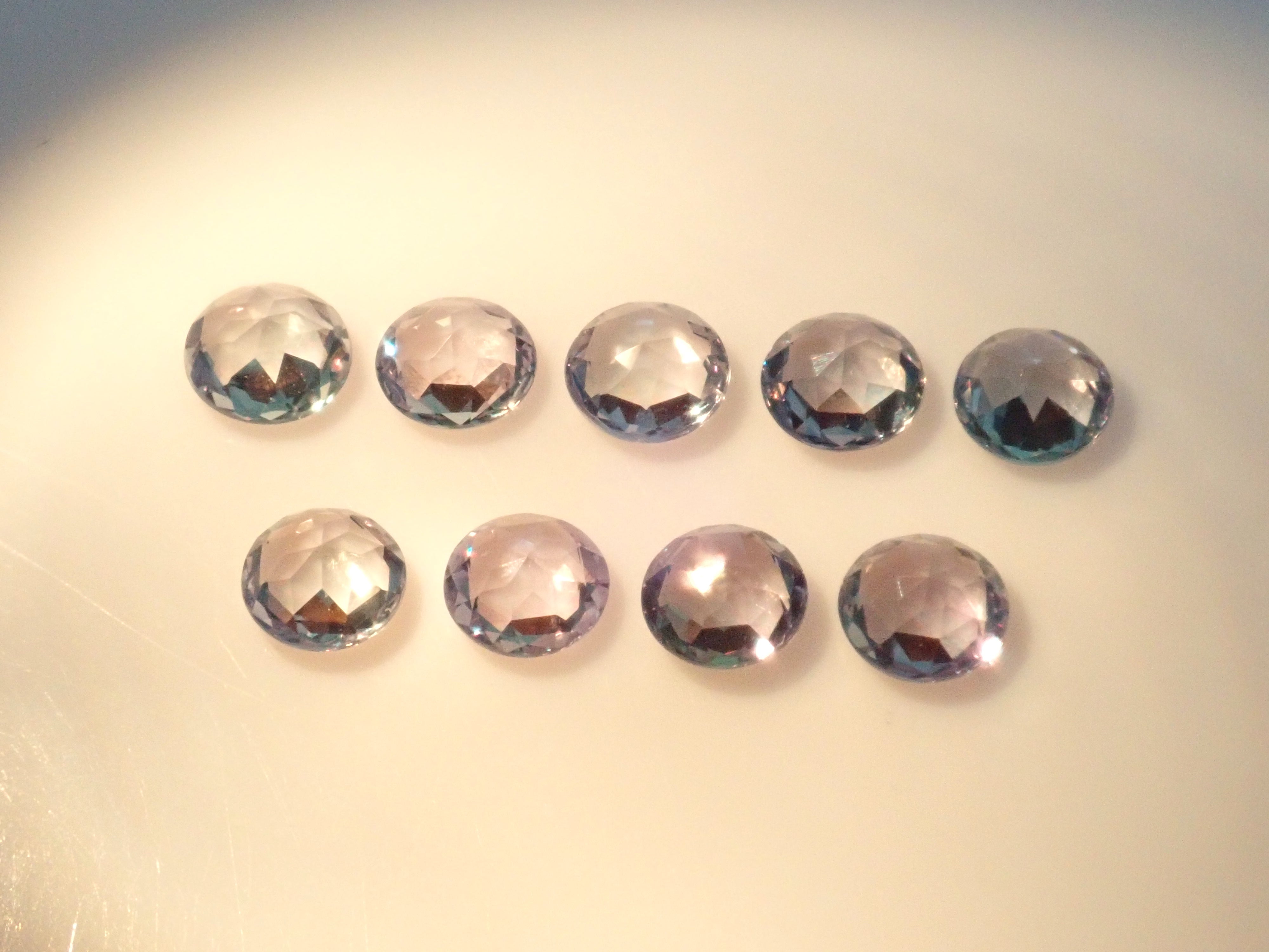 《限定9石》ブラジル産アレキサンドライト1石ルース（ローズカット,3mm/平均0.105ct）《複数購入割引有》