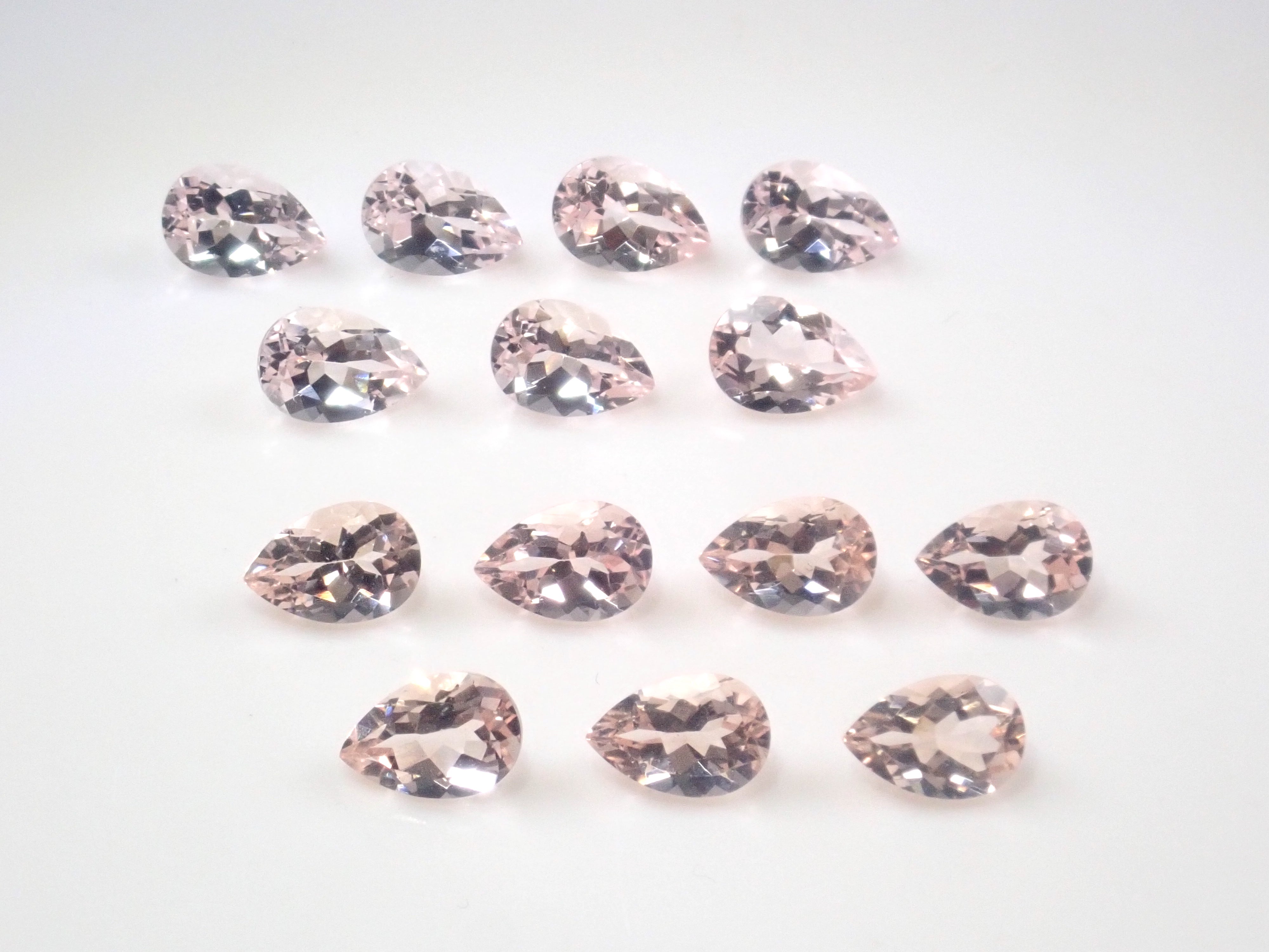 Limited to 7 sets: 2-stone Brazilian Morganite loose stone set (April birthstone, pear-shaped cut, different colors) Discounts for multiple purchases For beginners