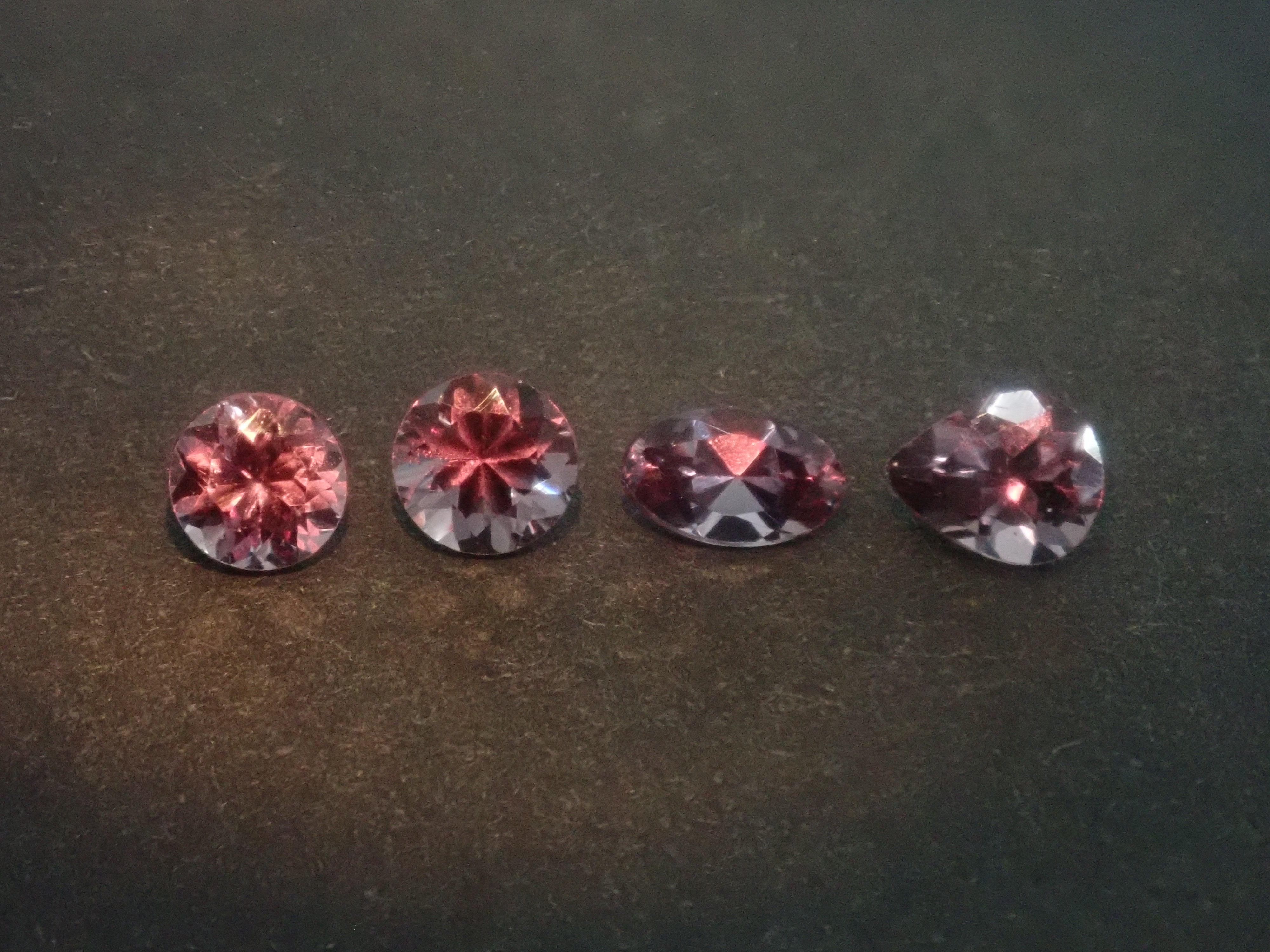 【1/30 22時販売】《限定10石》カラーチェンジ宝石ガチャ💎通常25,800円のミャンマー産カラーチェンジジルコン、ローズカットのアレキサンドライト1石ルース《複数購入割引有》