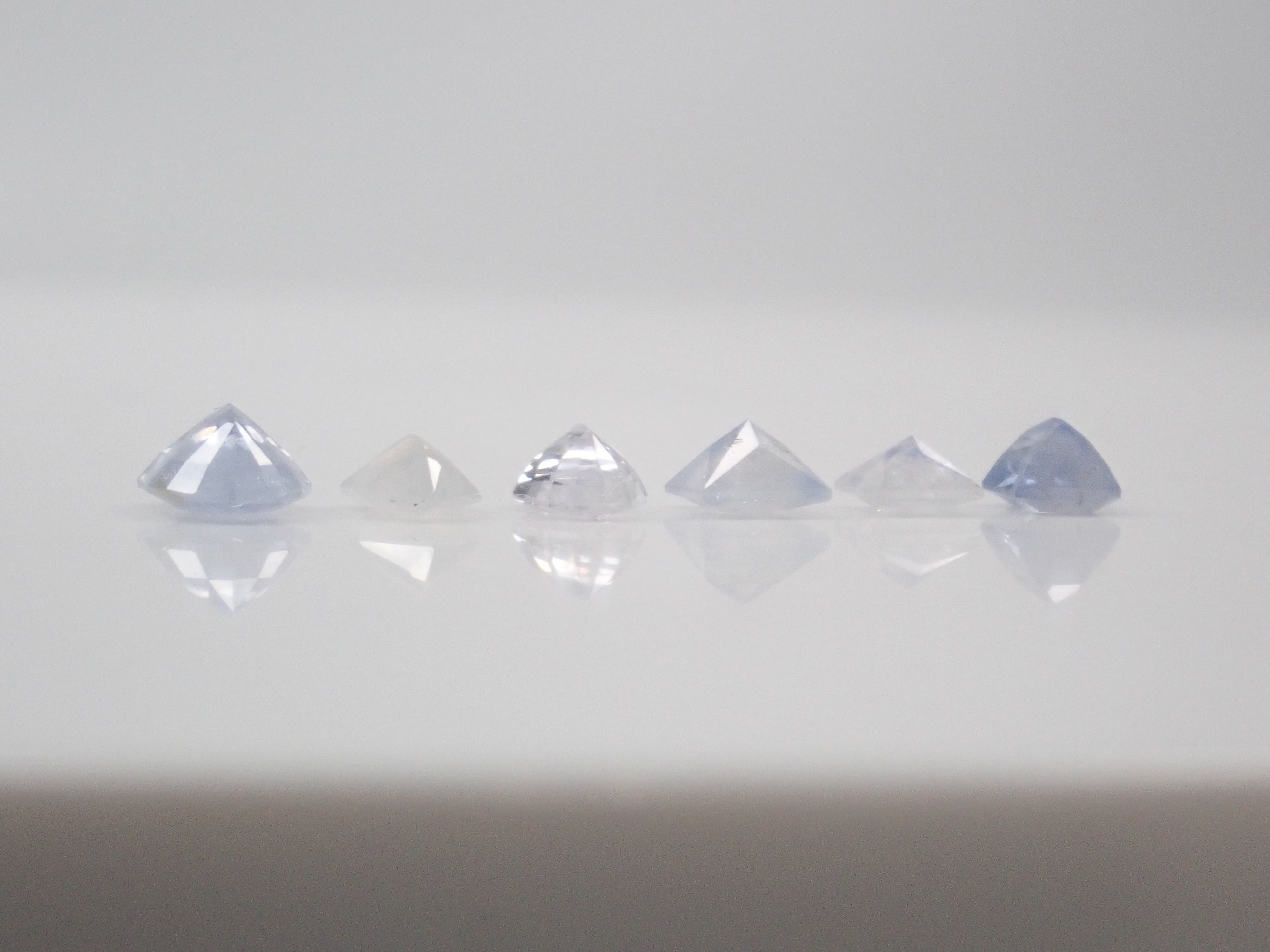 【9/6 22時販売】《限定6石》スリランカ産非加熱サファイア1石ルース（平均0.77ct）《複数購入割引有》