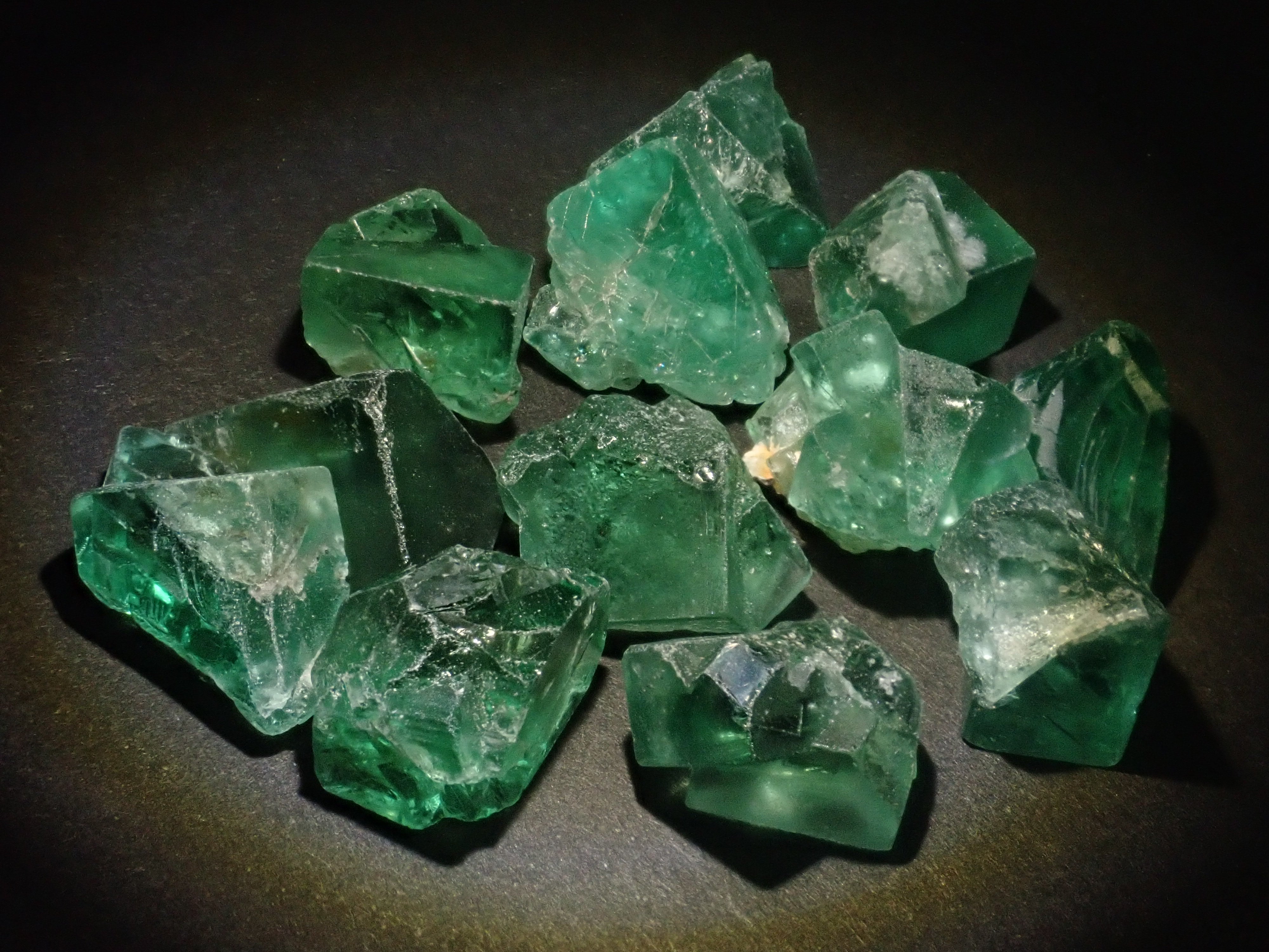 [On sale from 10pm on 2/15] [New in Tucson] Set of 2 fluorite rough stones from Diana Maria and Lady Annabella in the UK [Multiple purchase discounts available]