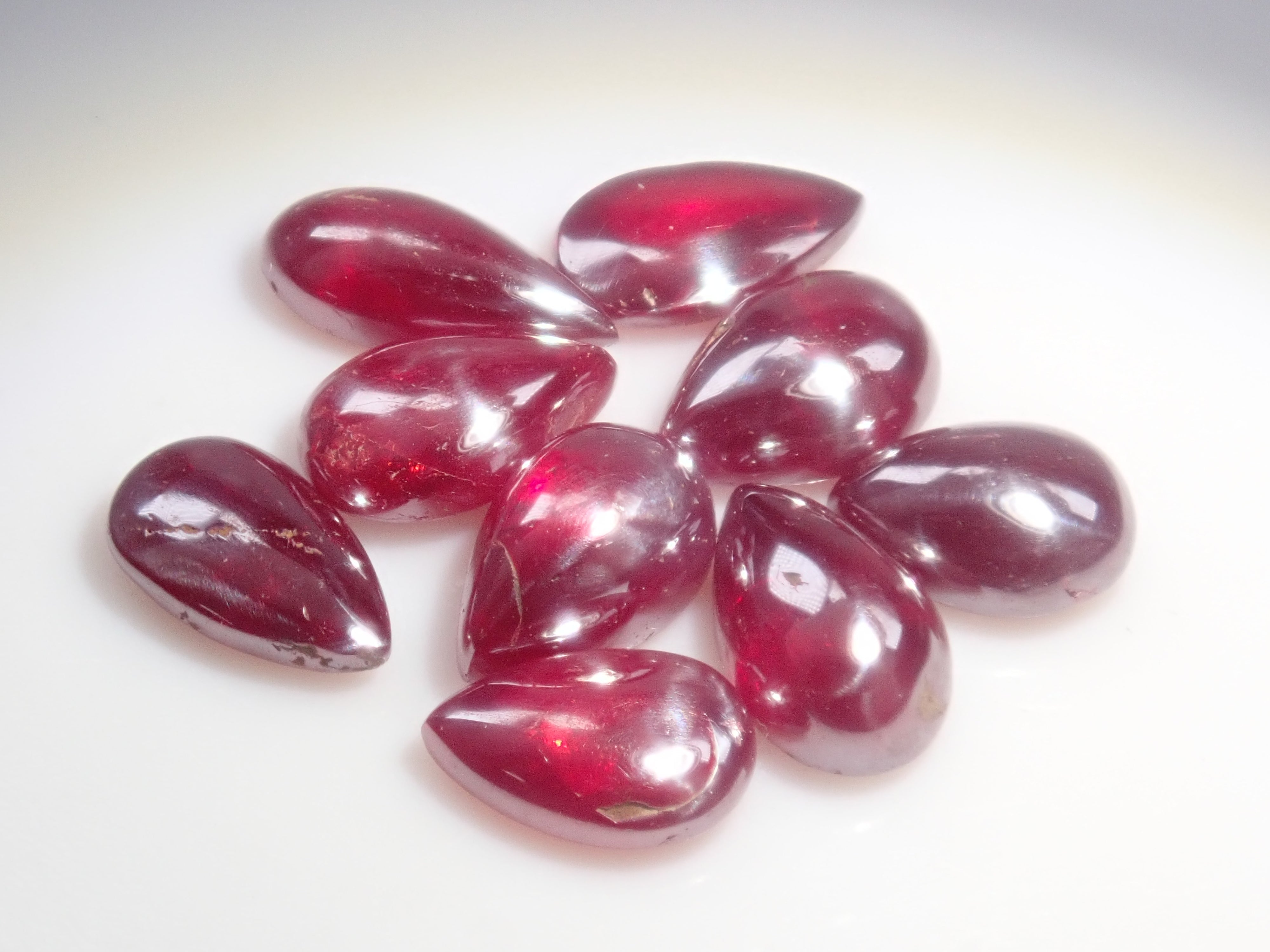 [Available at 10 PM on August 14th] Limited to 9 stones: 1 loose Chinese cinnabar (pear-shaped) stone (certificate of authenticity included for each stone) [Multiple purchase discounts available]