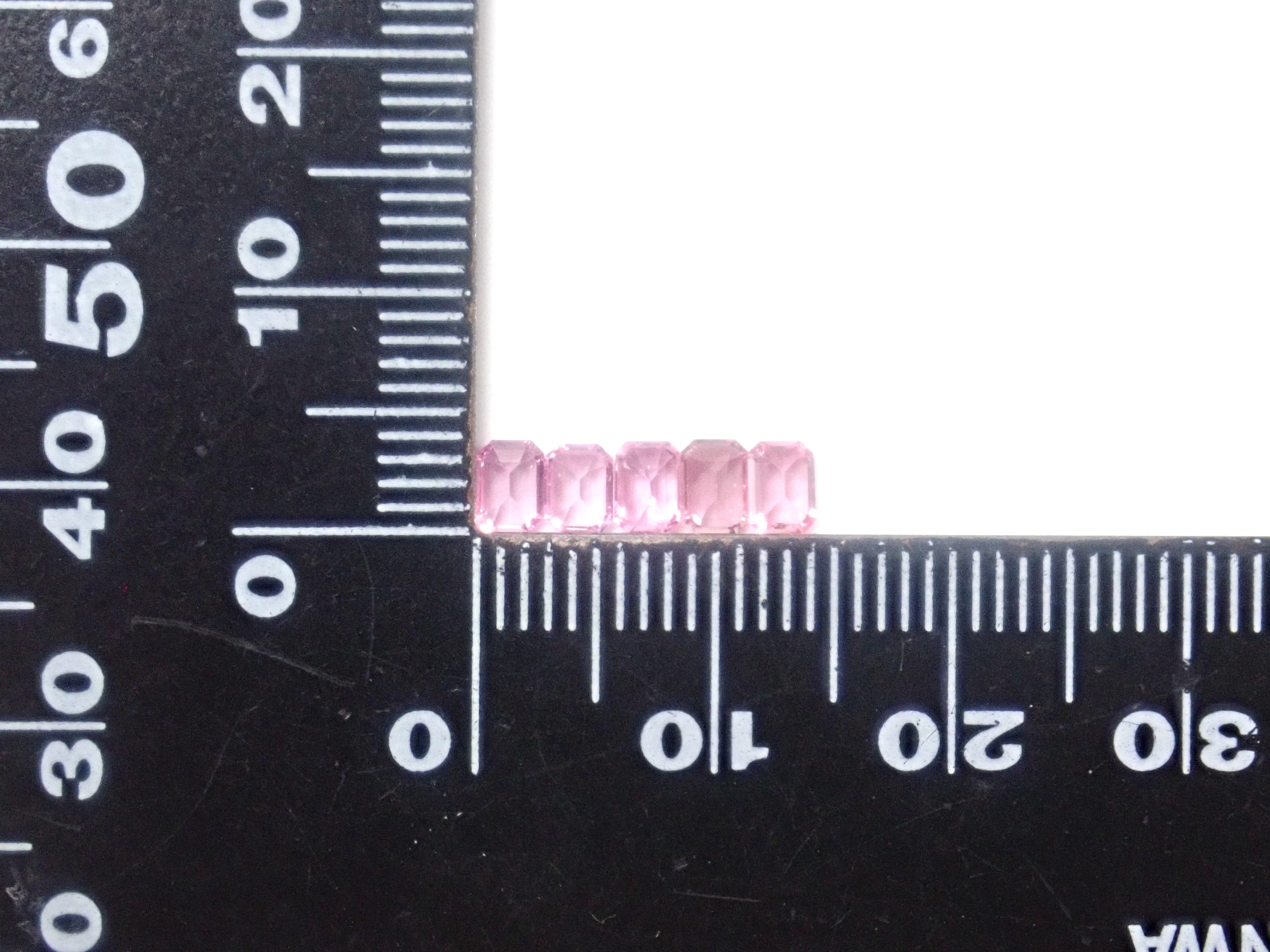 [Sale 6/] 10:00 PM - Limited 11 Stones - Sri Lankan Pink Sapphire (Emerald Cut) Average 0.73ct (Multiple Purchase Discount Available)