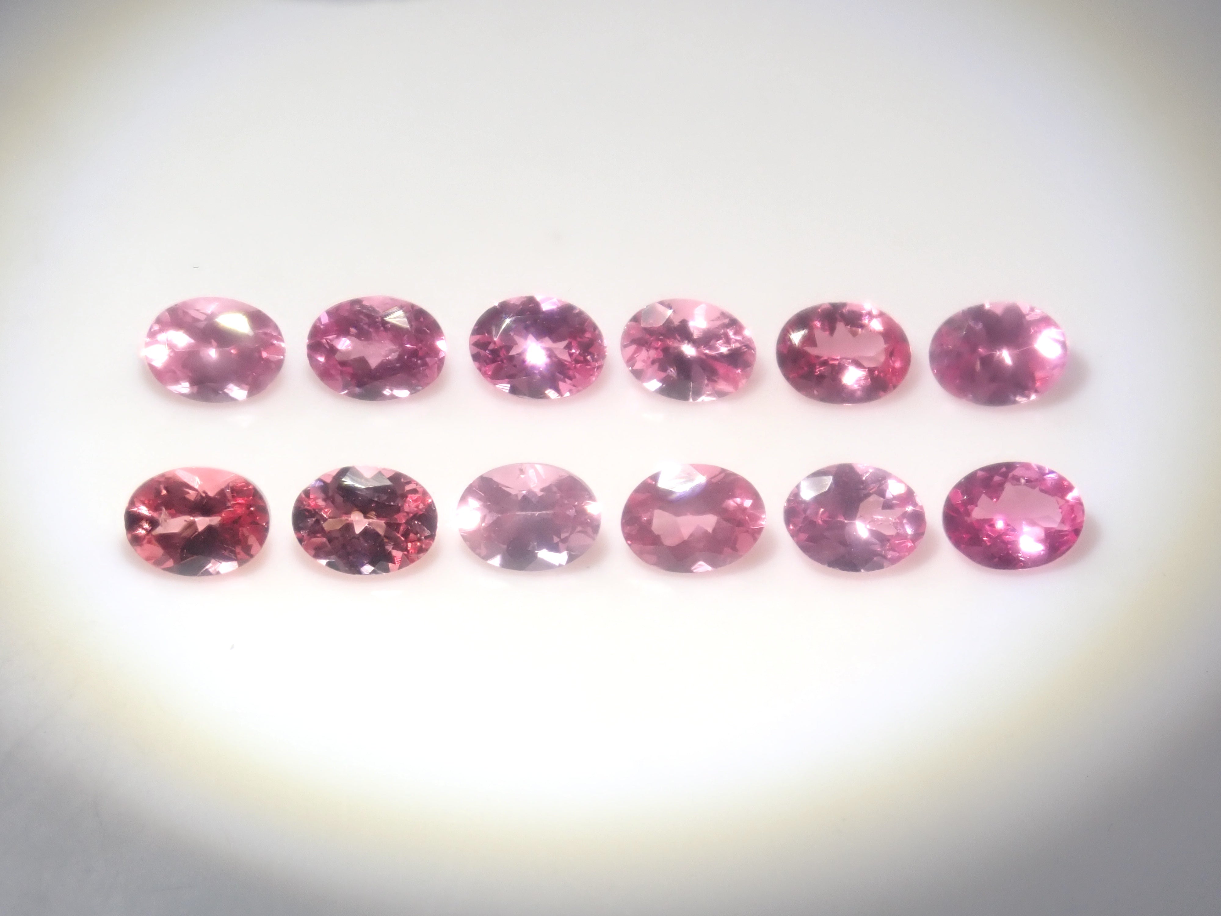 【7/20 22時販売】《限定12石》タンザニア産ピンクスピネル1石（約3×4mm,オーバルカット）《複数購入割引有》　