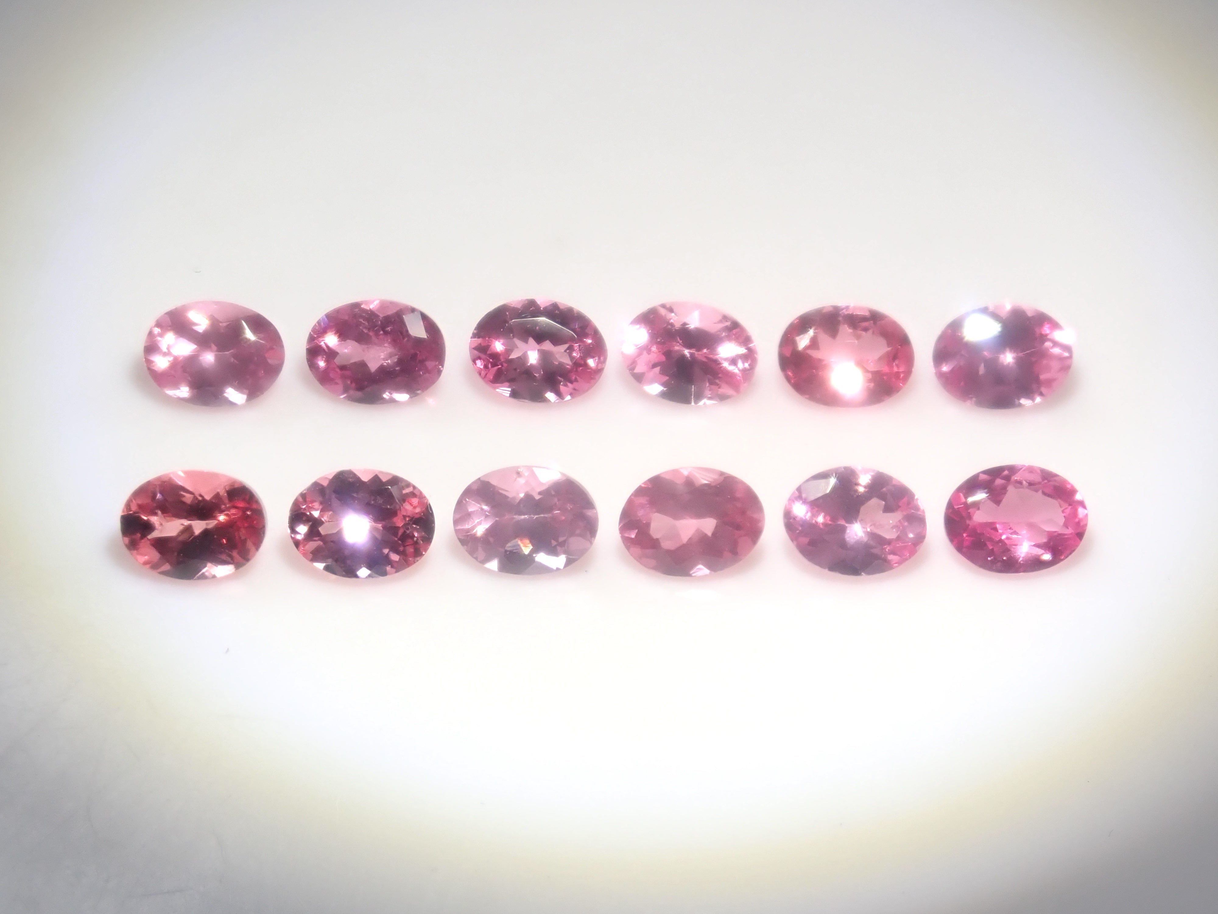 【7/20 22時販売】《限定12石》タンザニア産ピンクスピネル1石（約3×4mm,オーバルカット）《複数購入割引有》　