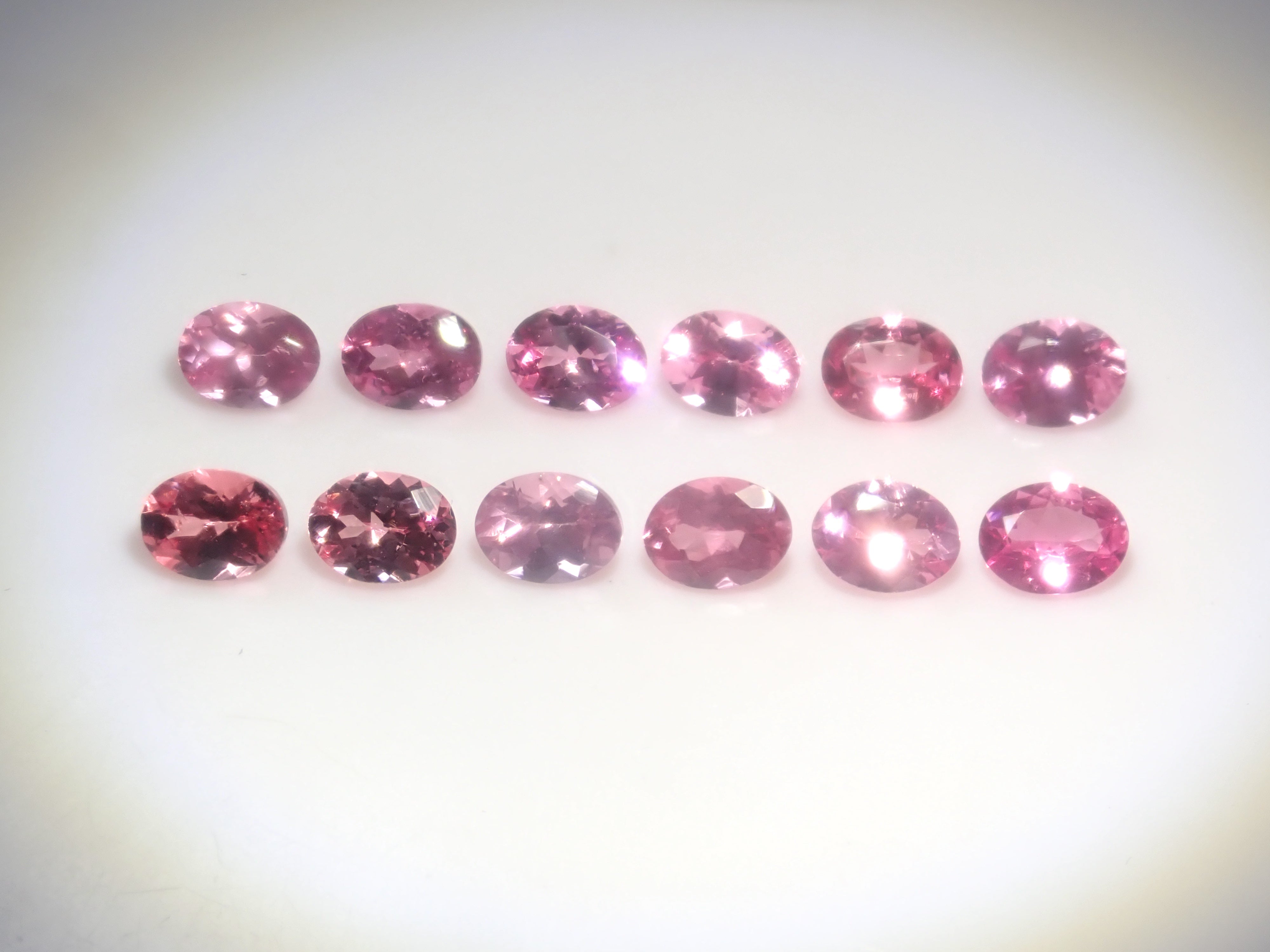 【7/20 22時販売】《限定12石》タンザニア産ピンクスピネル1石（約3×4mm,オーバルカット）《複数購入割引有》　
