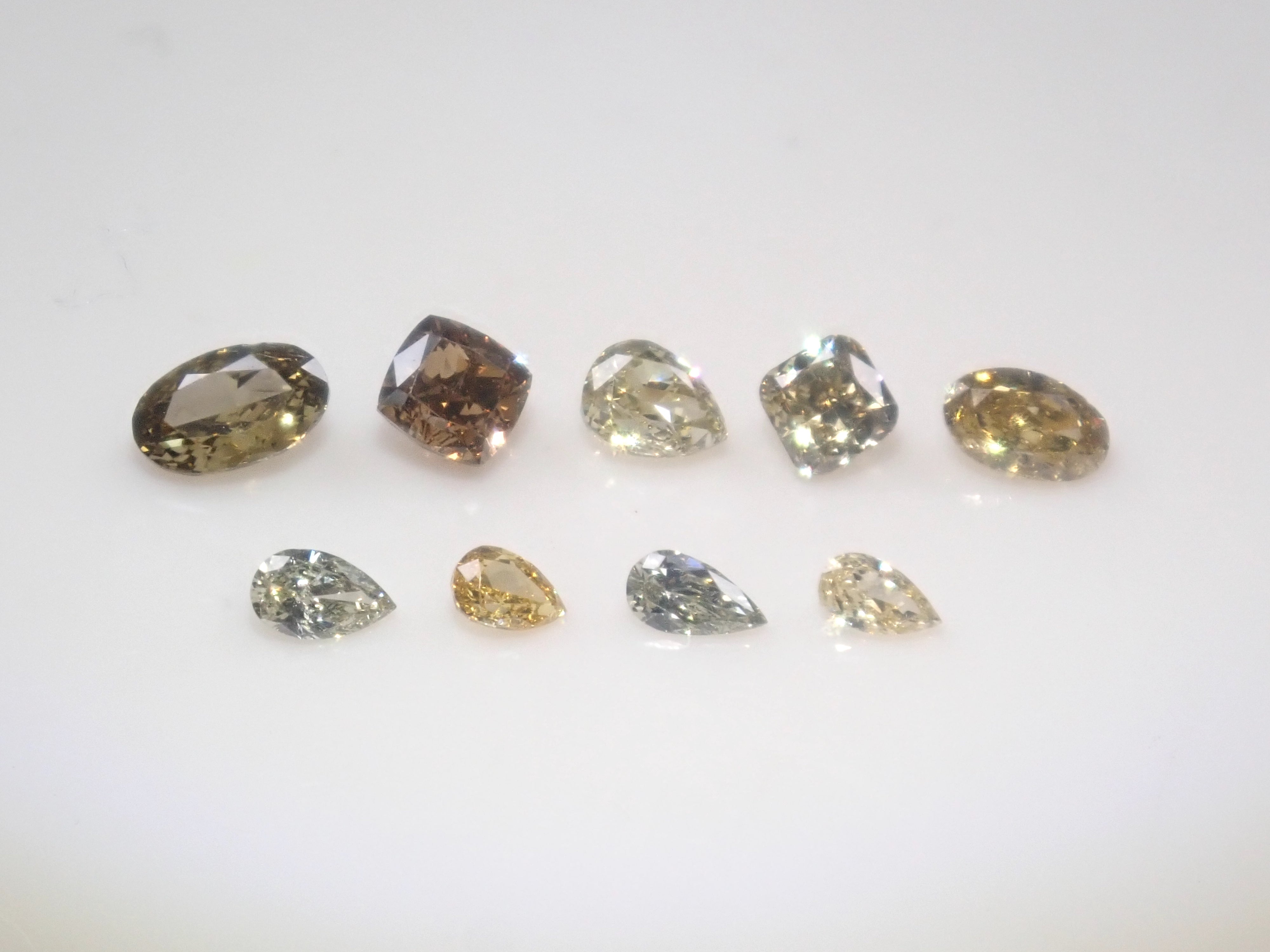 【3/1 22時販売】《限定10石》蛍光ダイヤモンドガチャ💎通常35,800円の3.2mmカメレオンダイヤなど含むガチャ（VS-SIクラス相当）《複数購入割引有》