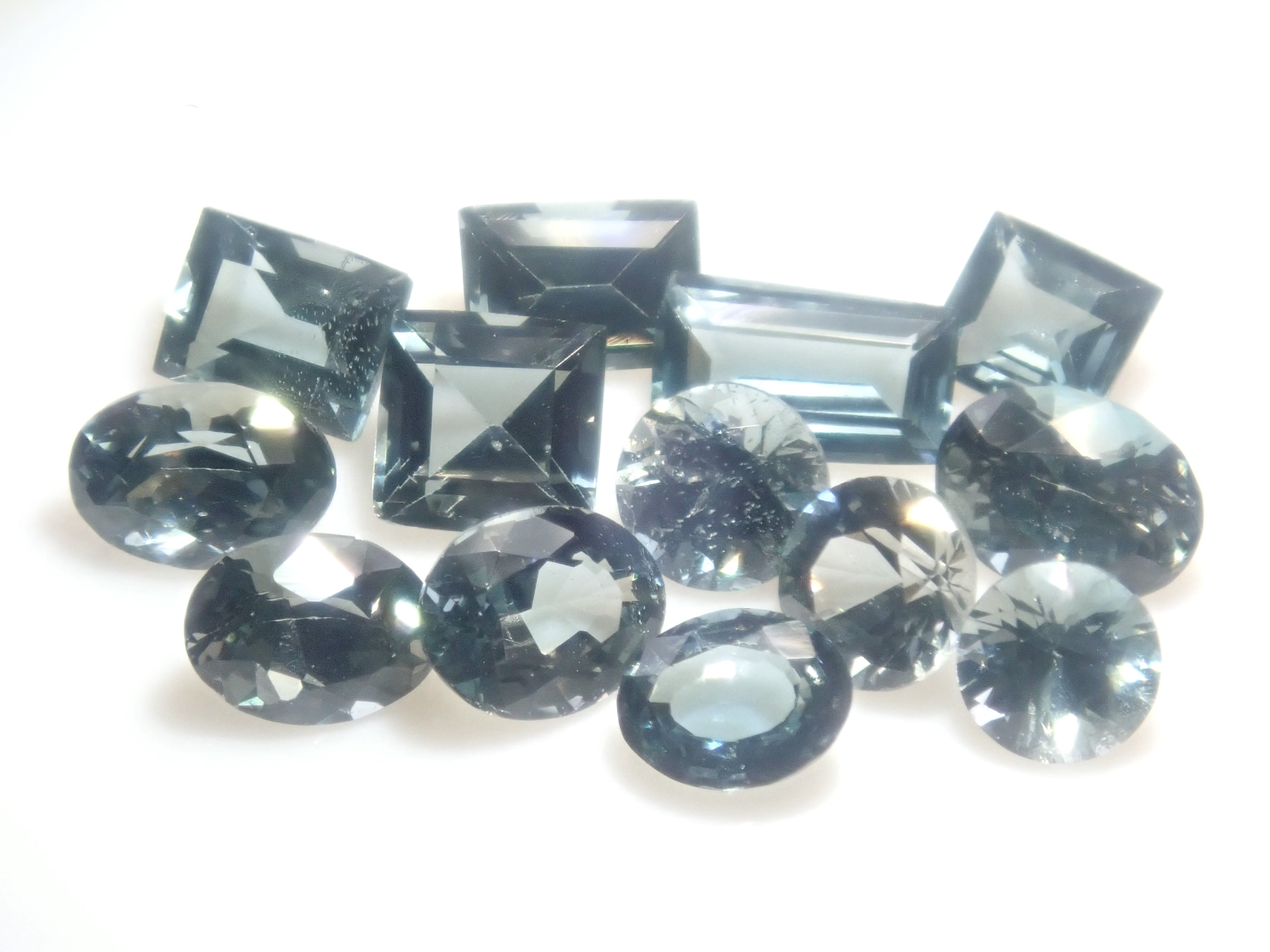 マダガスカル産サファリン1石ルース（平均0.10ct）