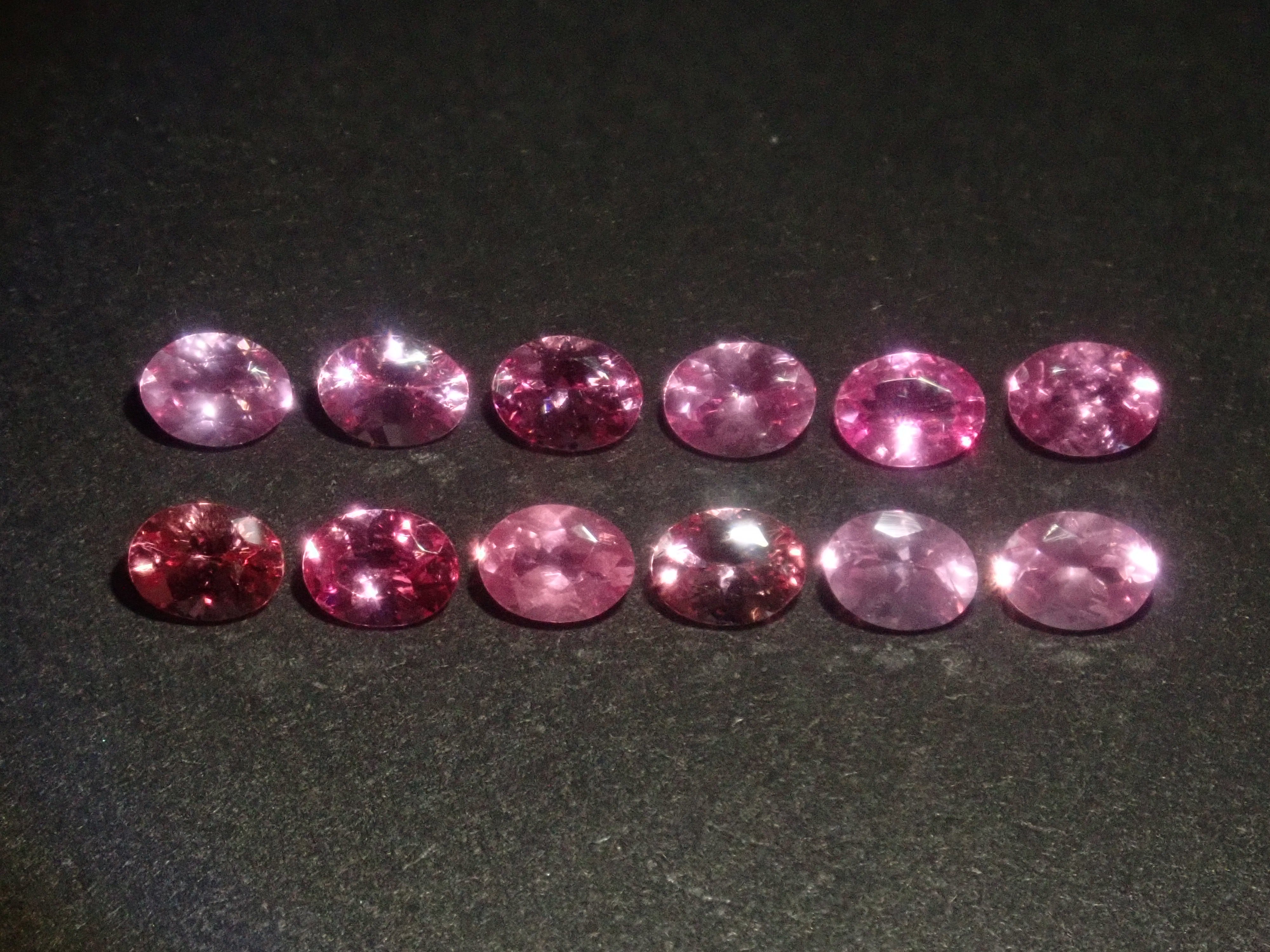 【7/20 22時販売】《限定12石》タンザニア産ピンクスピネル1石（約3×4mm,オーバルカット）《複数購入割引有》　