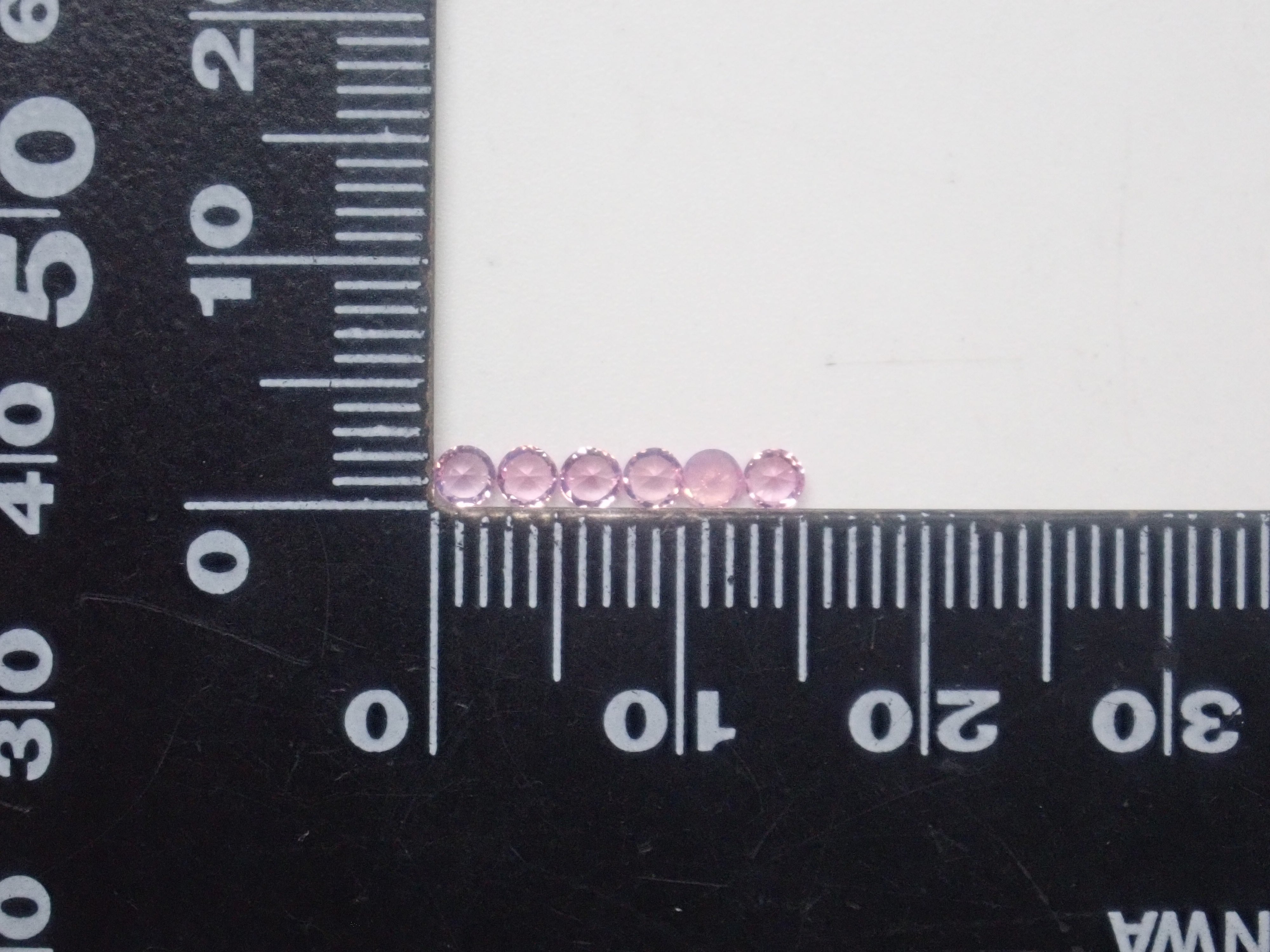 【10/12 22時販売】《限定15石》ベトナム産非加熱シルキーピンクサファイア1石ルース（2.5mm,ラウンドカット）《複数購入割引有》