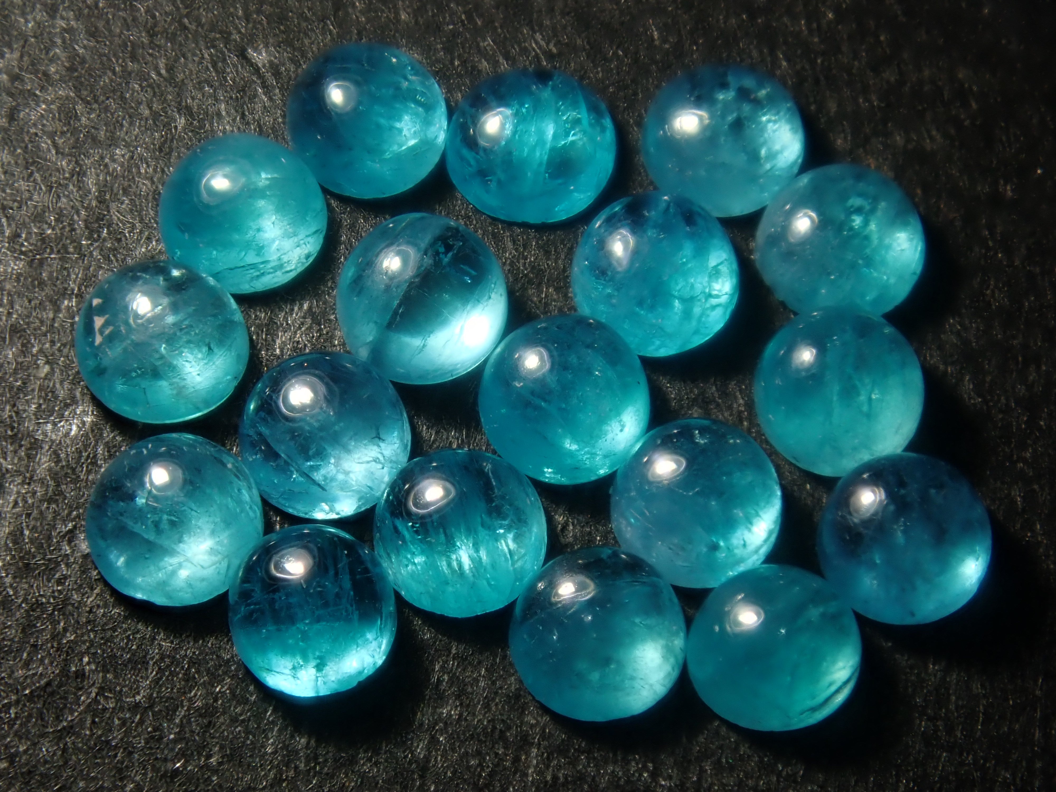 【10/11 22時販売】《限定18石》ブラジル産パライバトルマリン(カボションカット約2.2ｍｍ)1石ルース《複数購入割引有》