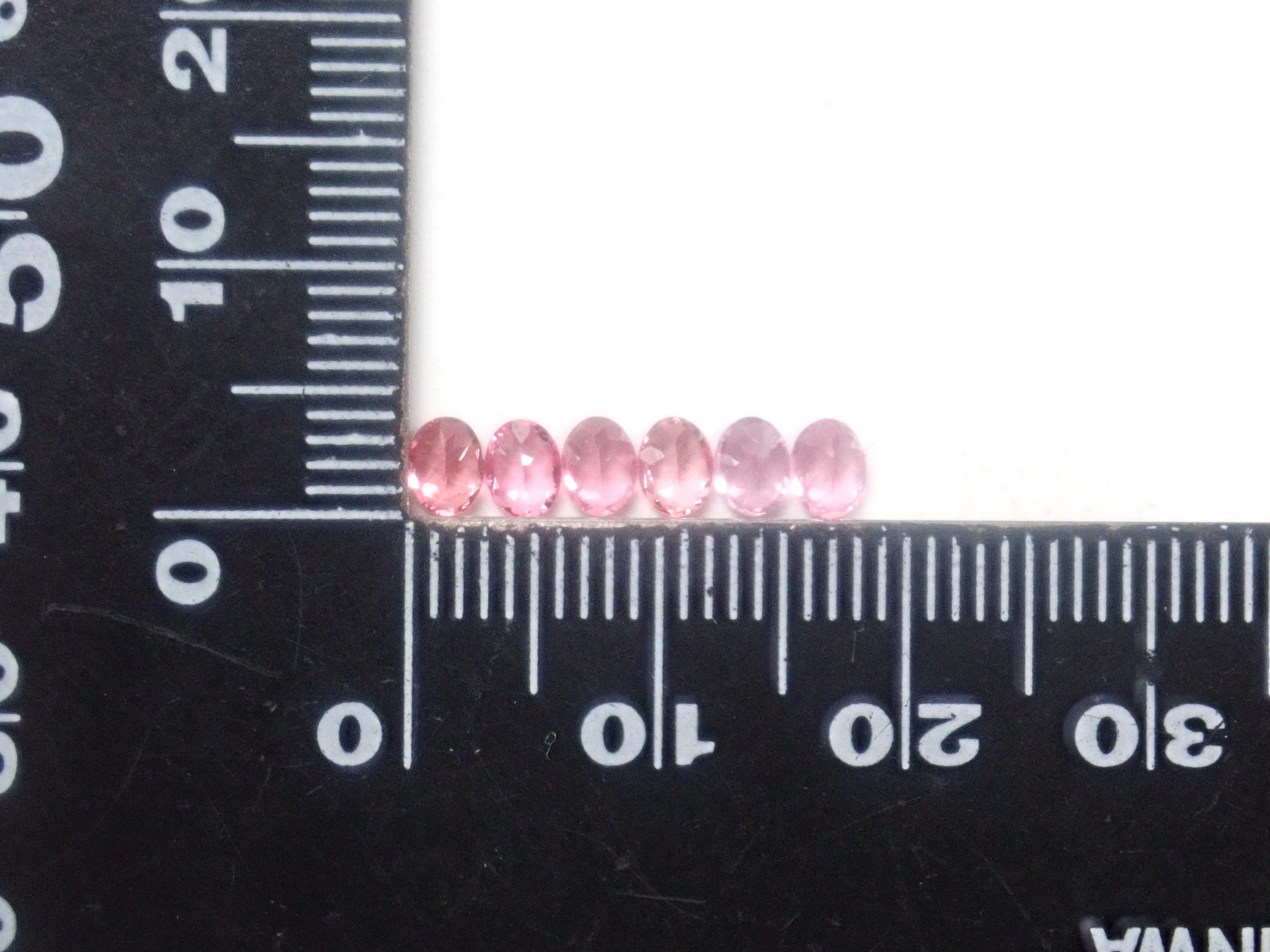 【7/20 22時販売】《限定12石》タンザニア産ピンクスピネル1石（約3×4mm,オーバルカット）《複数購入割引有》　