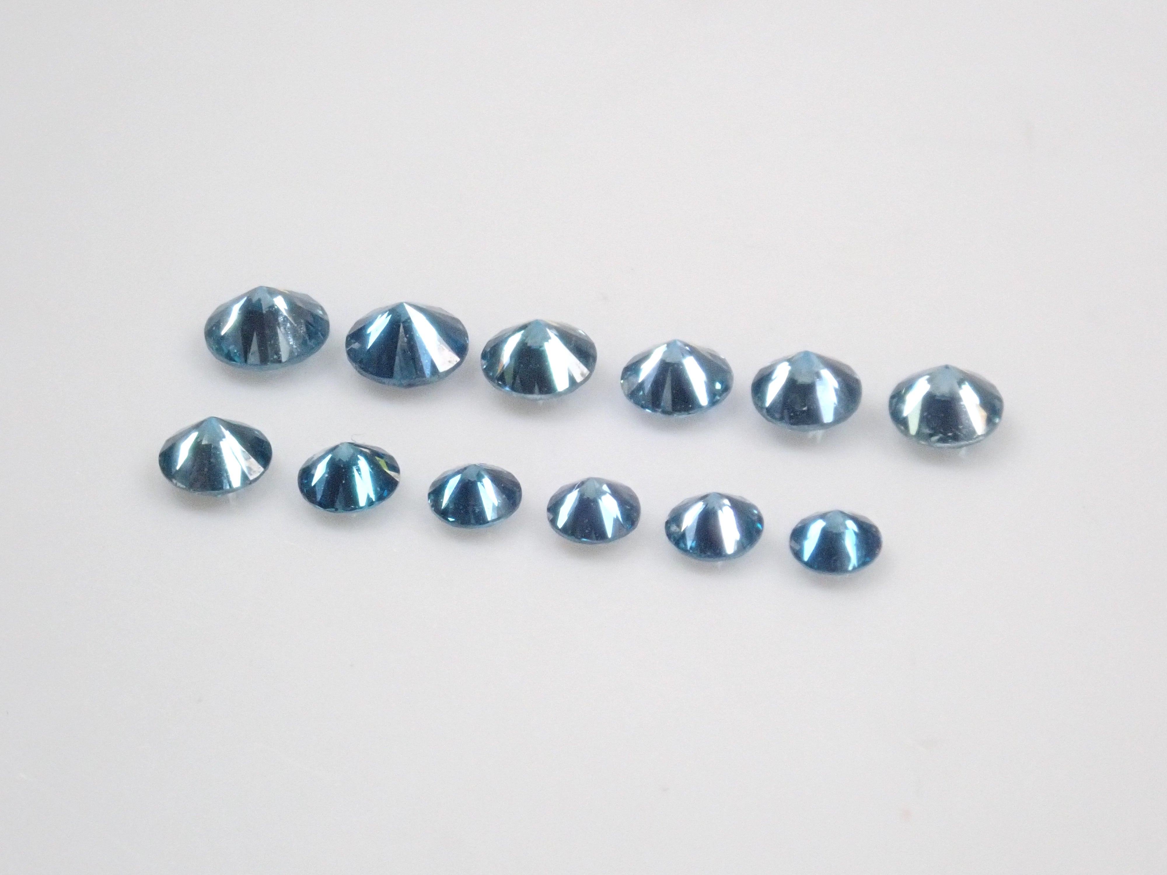 [On sale at 10pm on 2/22] {Limited to 12 pieces} Diamond Gacha💎1 London Blue Diamond Loose (VS class equivalent, 2.0~3.2mm) {Multiple purchase discounts available}