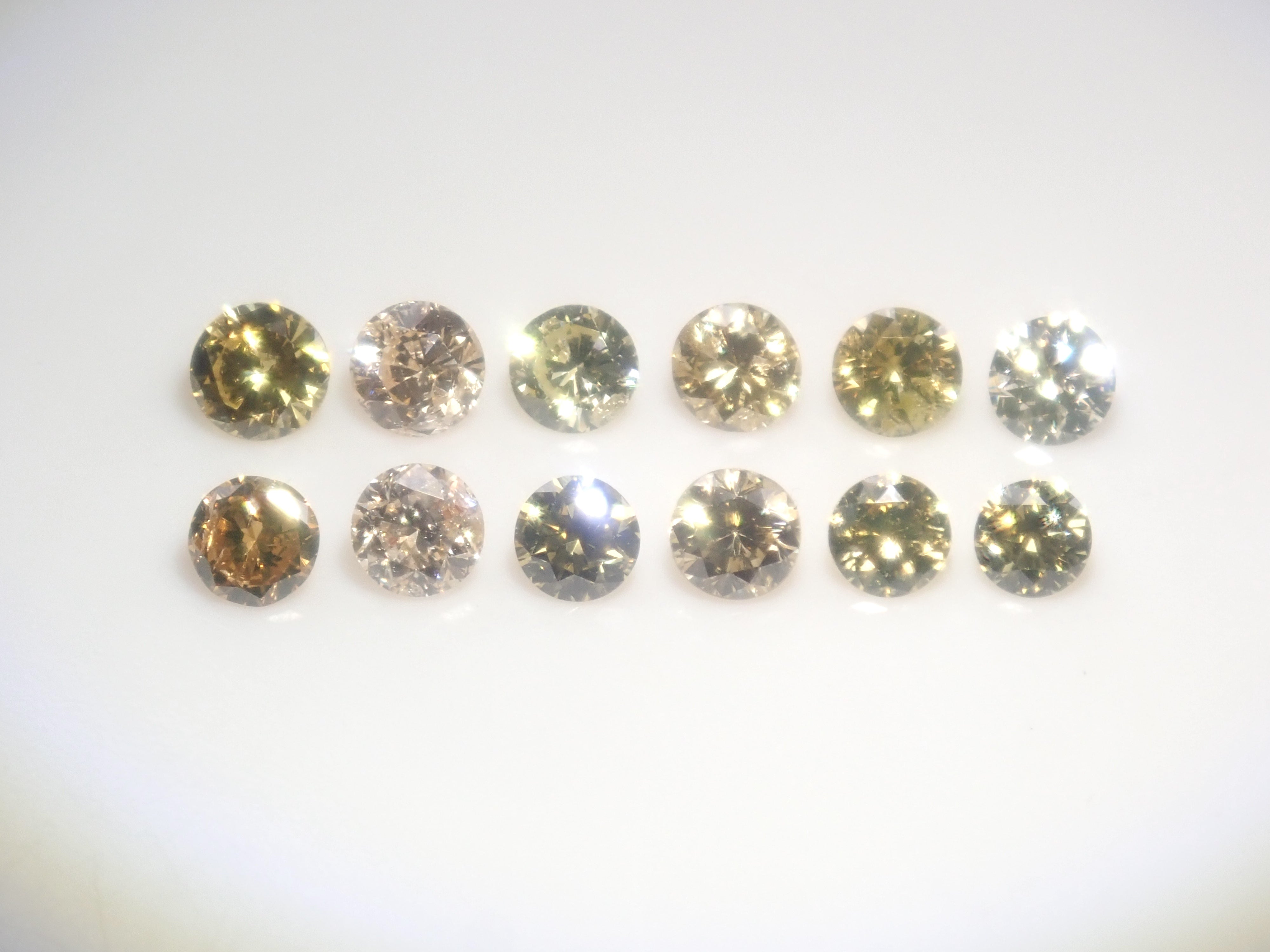 【7/26 22時販売】《限定16石》通常55,800円の0.706ct FANCY DEEP ORANGY YELLOW含むイエローダイヤガチャ《複数購入割引有》