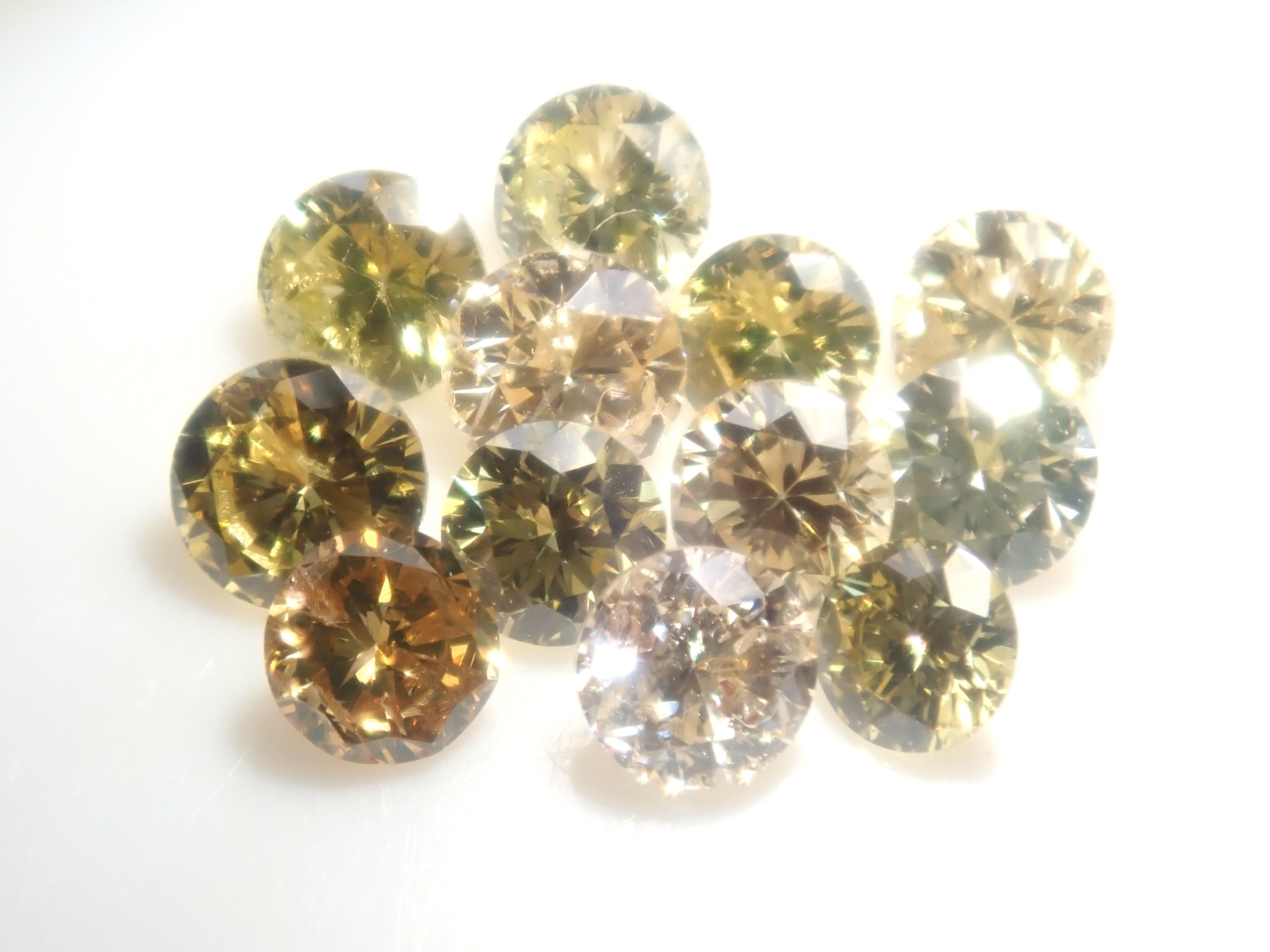 【7/26 22時販売】《限定16石》通常55,800円の0.706ct FANCY DEEP ORANGY YELLOW含むイエローダイヤガチャ《複数購入割引有》