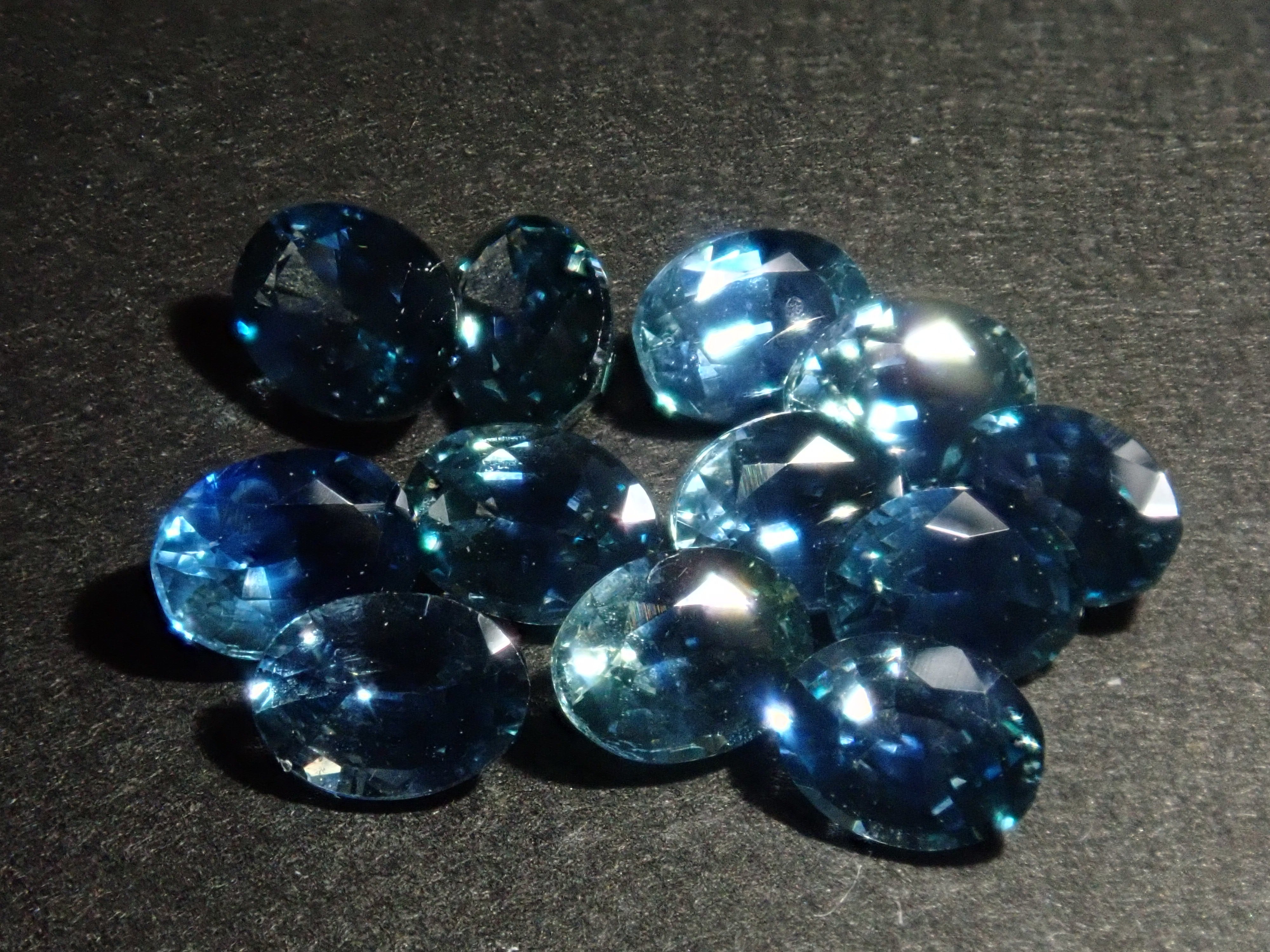 【限量12顆】藍寶石扭蛋💎蒙大拿藍寶石1顆散裝（綠藍色，3 x 4mm）【多買有折扣】 