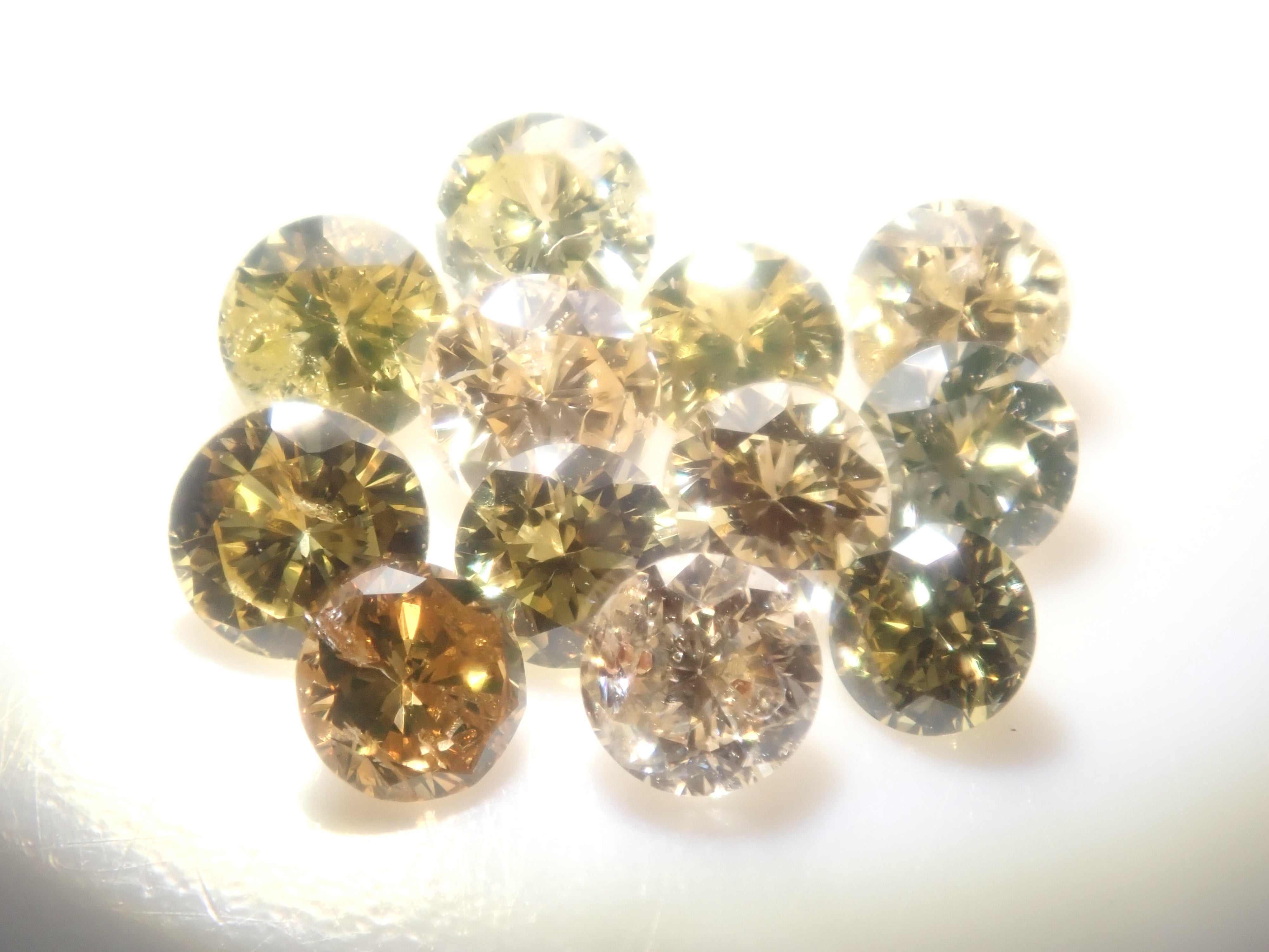 【7/26 22時販売】《限定16石》通常55,800円の0.706ct FANCY DEEP ORANGY YELLOW含むイエローダイヤガチャ《複数購入割引有》