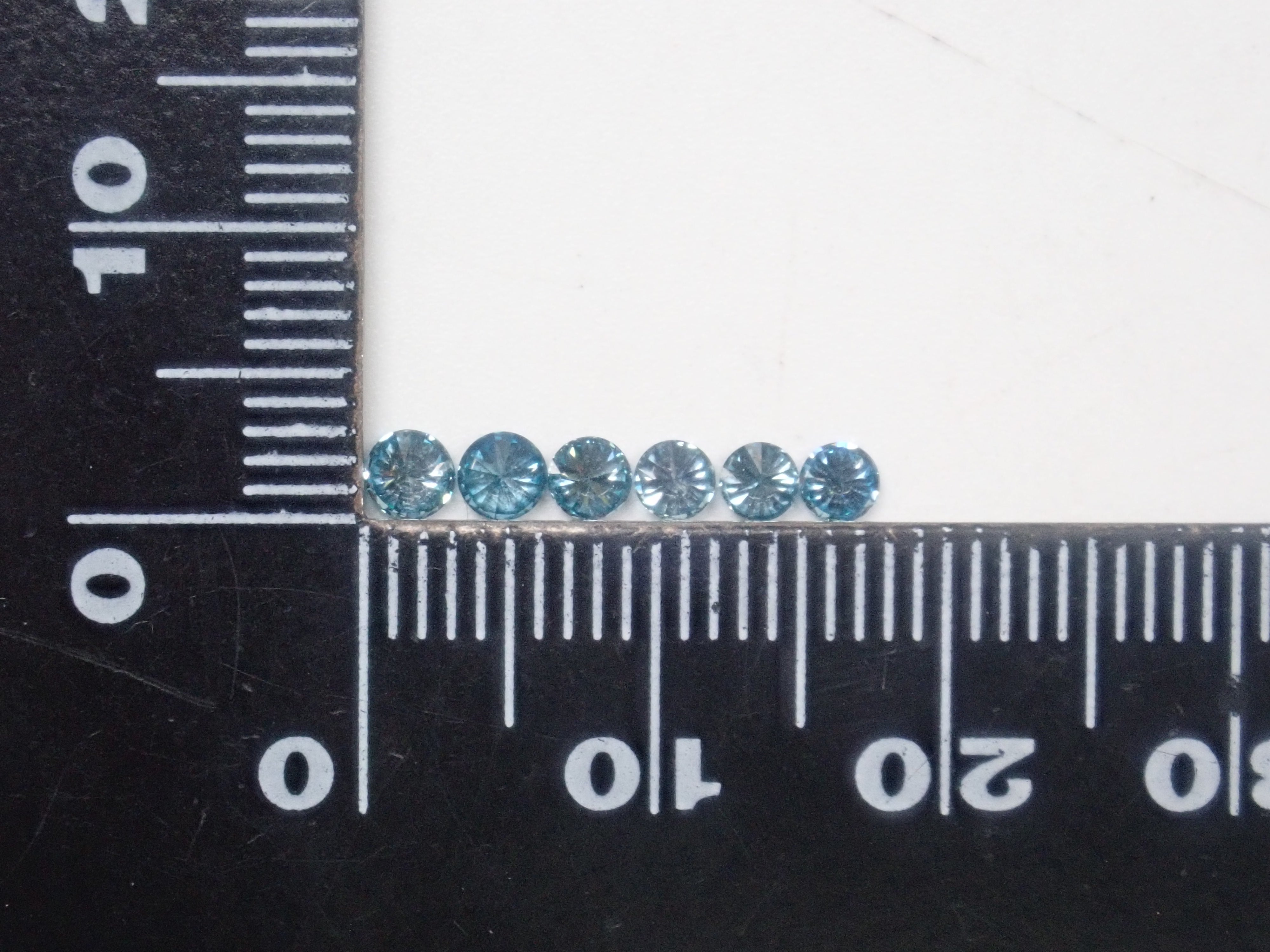 [On sale at 10pm on 2/22] {Limited to 12 pieces} Diamond Gacha💎1 London Blue Diamond Loose (VS class equivalent, 2.0~3.2mm) {Multiple purchase discounts available}