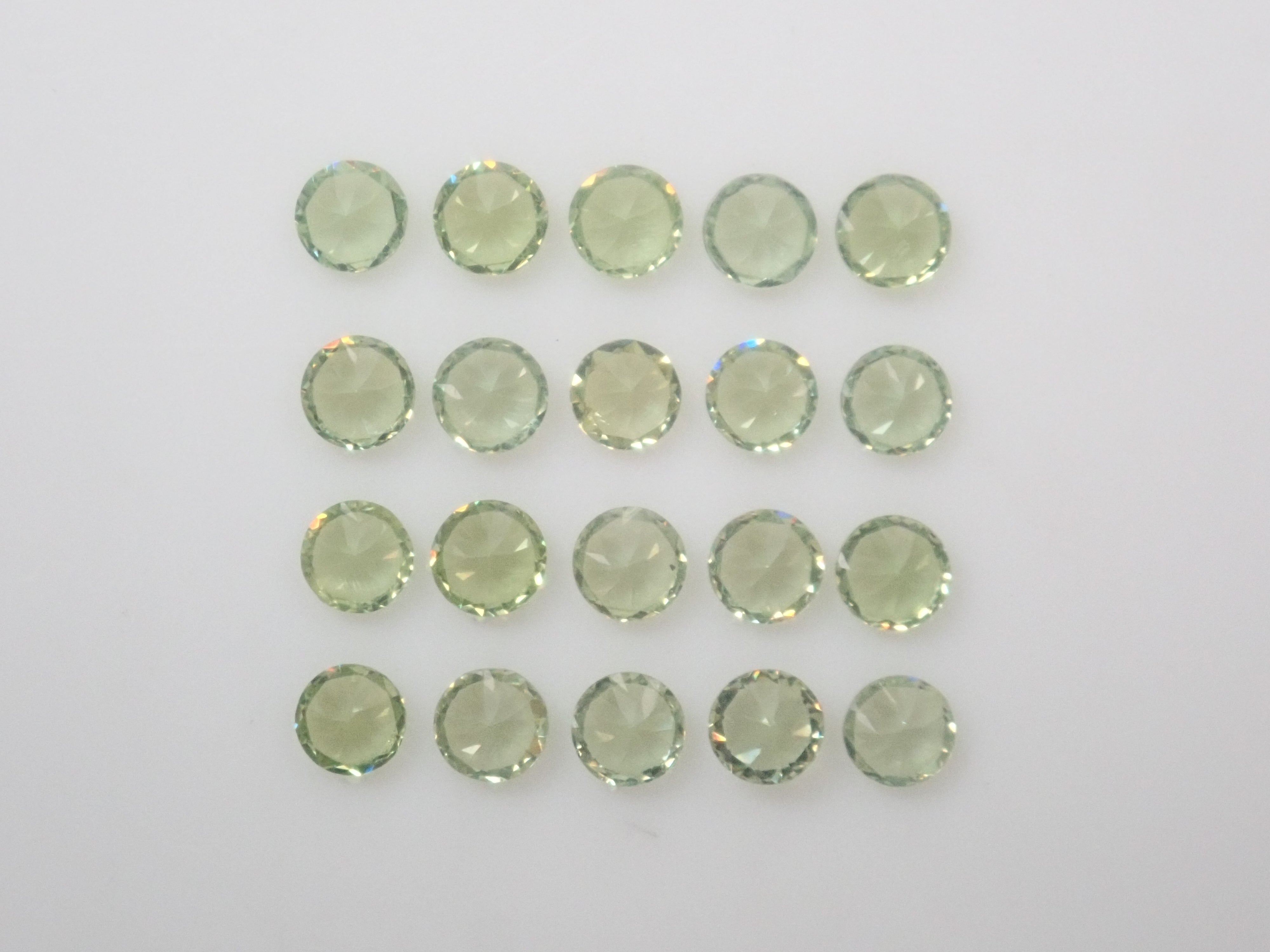 【9/20 22時販売】《限定20石》ロシア産デマントイドガーネット（ラウンドカット,2.0mm）1石ルース《複数購入割引有》