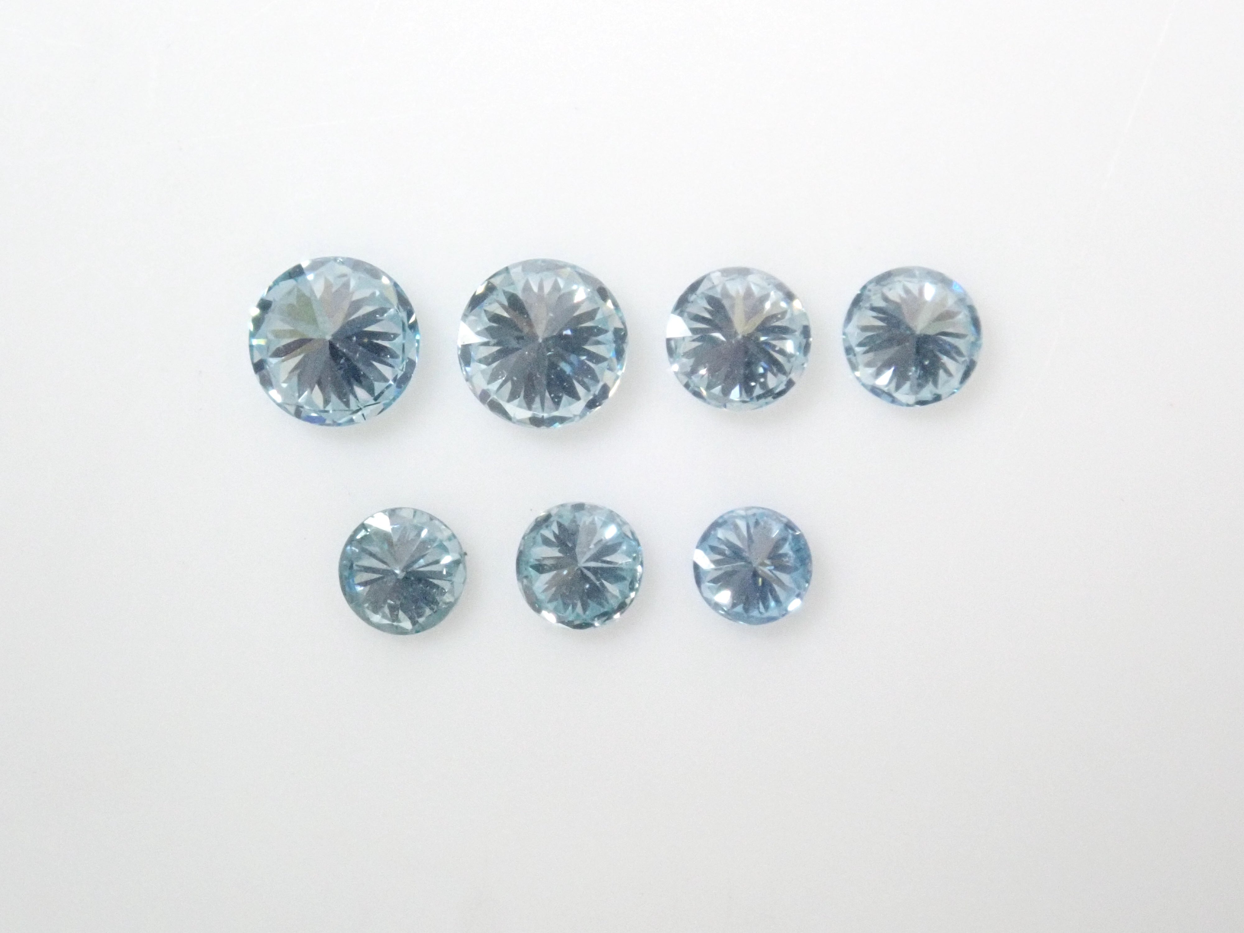 [On sale from 10pm on 2/24] {Limited to 7 stones} Diamond Gacha💎 Ice blue diamond (equivalent to VS-SI class, 2-2.7mm) 1 loose stone {Multiple purchase discounts available}