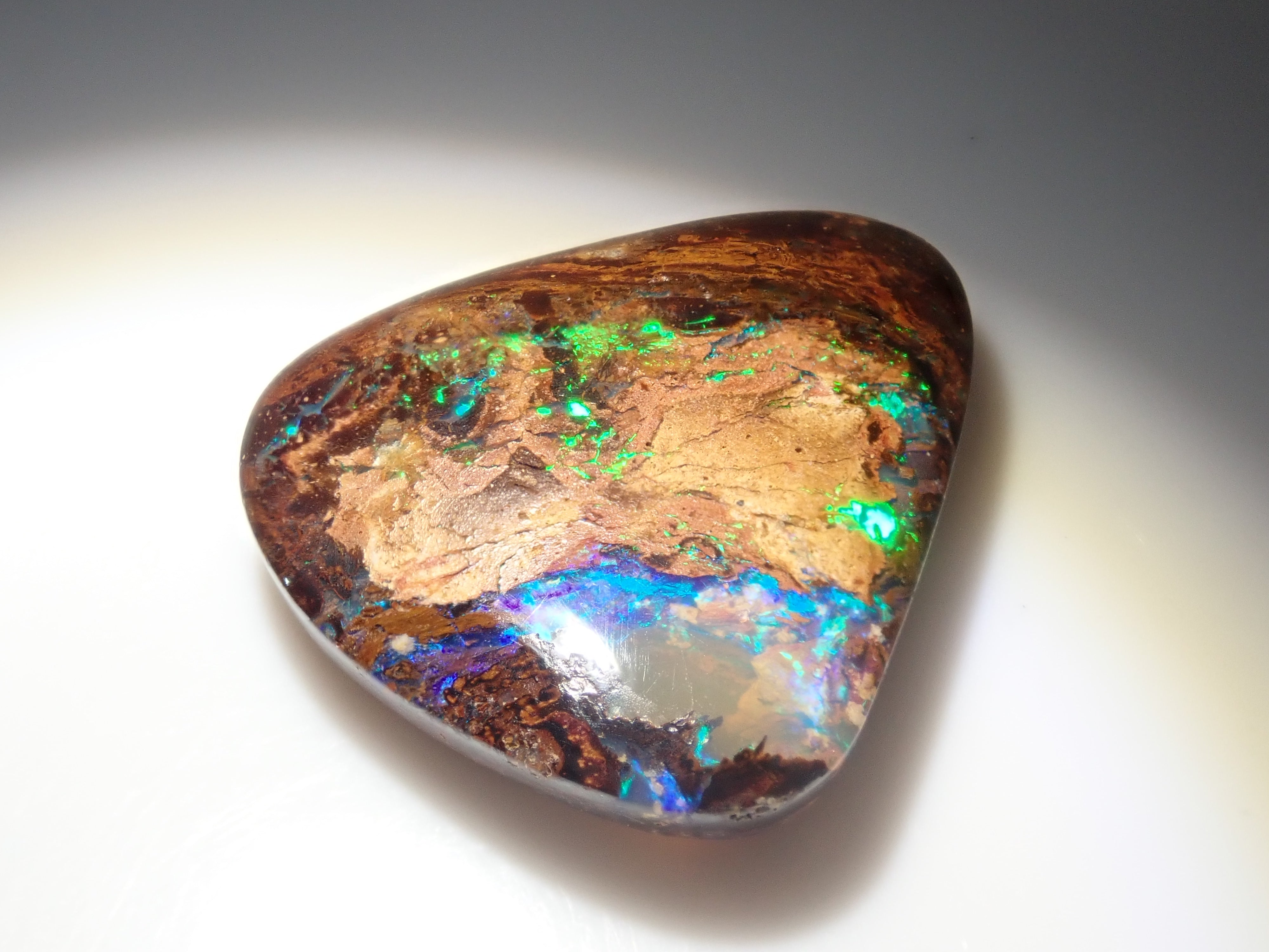 [On sale from 10/18 at 22:00] [Limited to 12 stones] 1 loose iron opal from Australia (average 28ct, October birthstone opal) [Multiple purchase discounts available] 