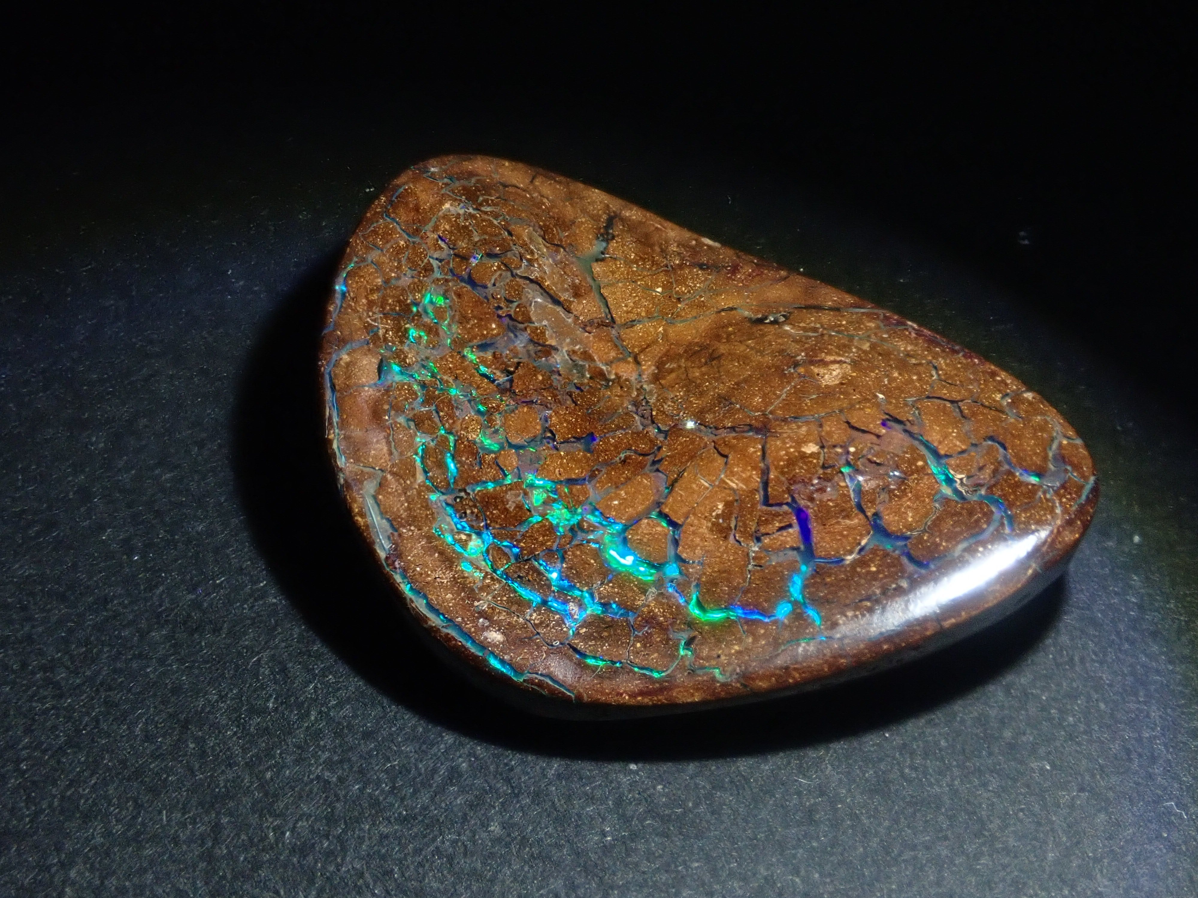 [On sale from 10/18 at 22:00] [Limited to 12 stones] 1 loose iron opal from Australia (average 28ct, October birthstone opal) [Multiple purchase discounts available] 