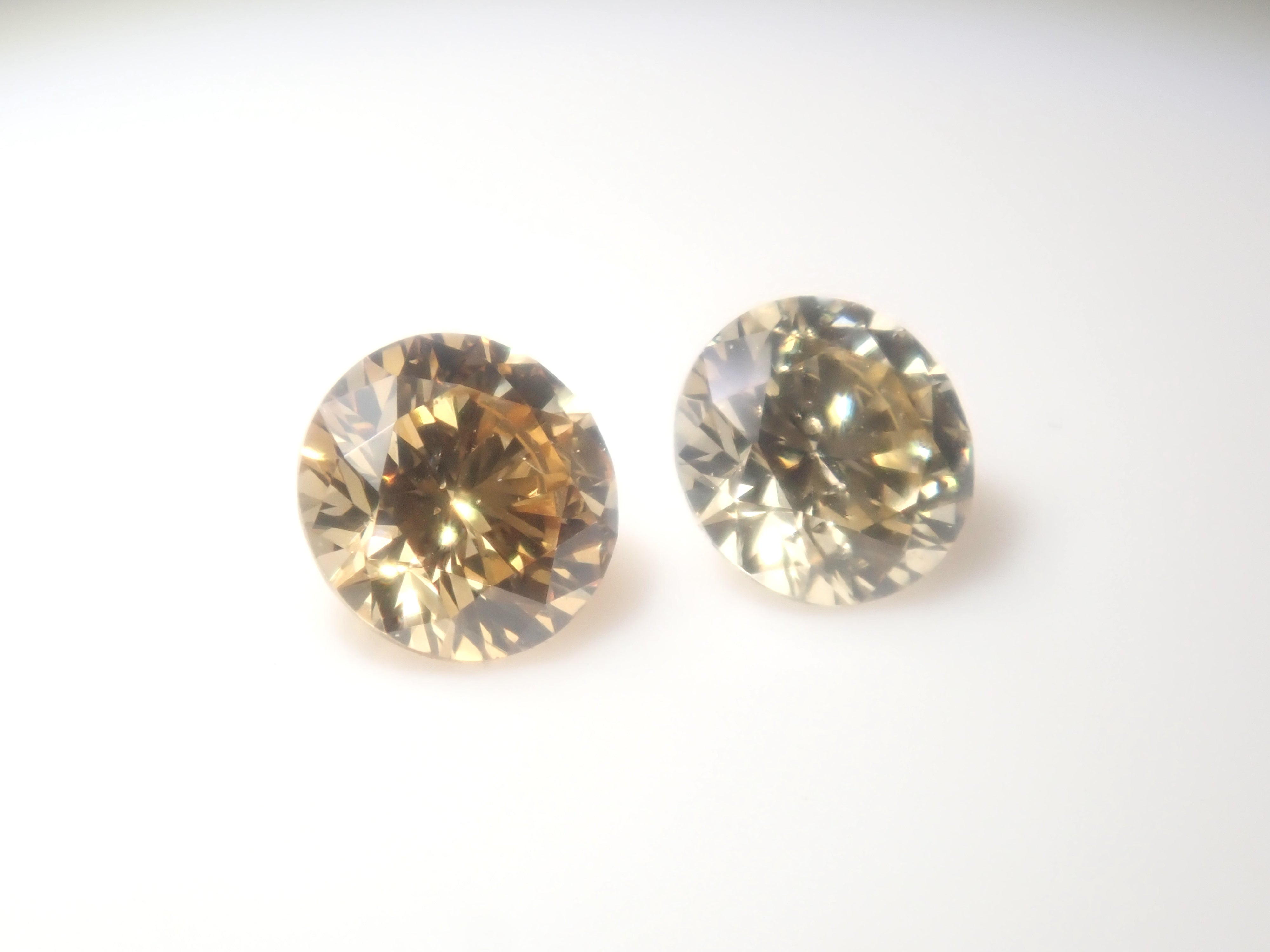 【7/26 22時販売】《限定16石》通常55,800円の0.706ct FANCY DEEP ORANGY YELLOW含むイエローダイヤガチャ《複数購入割引有》