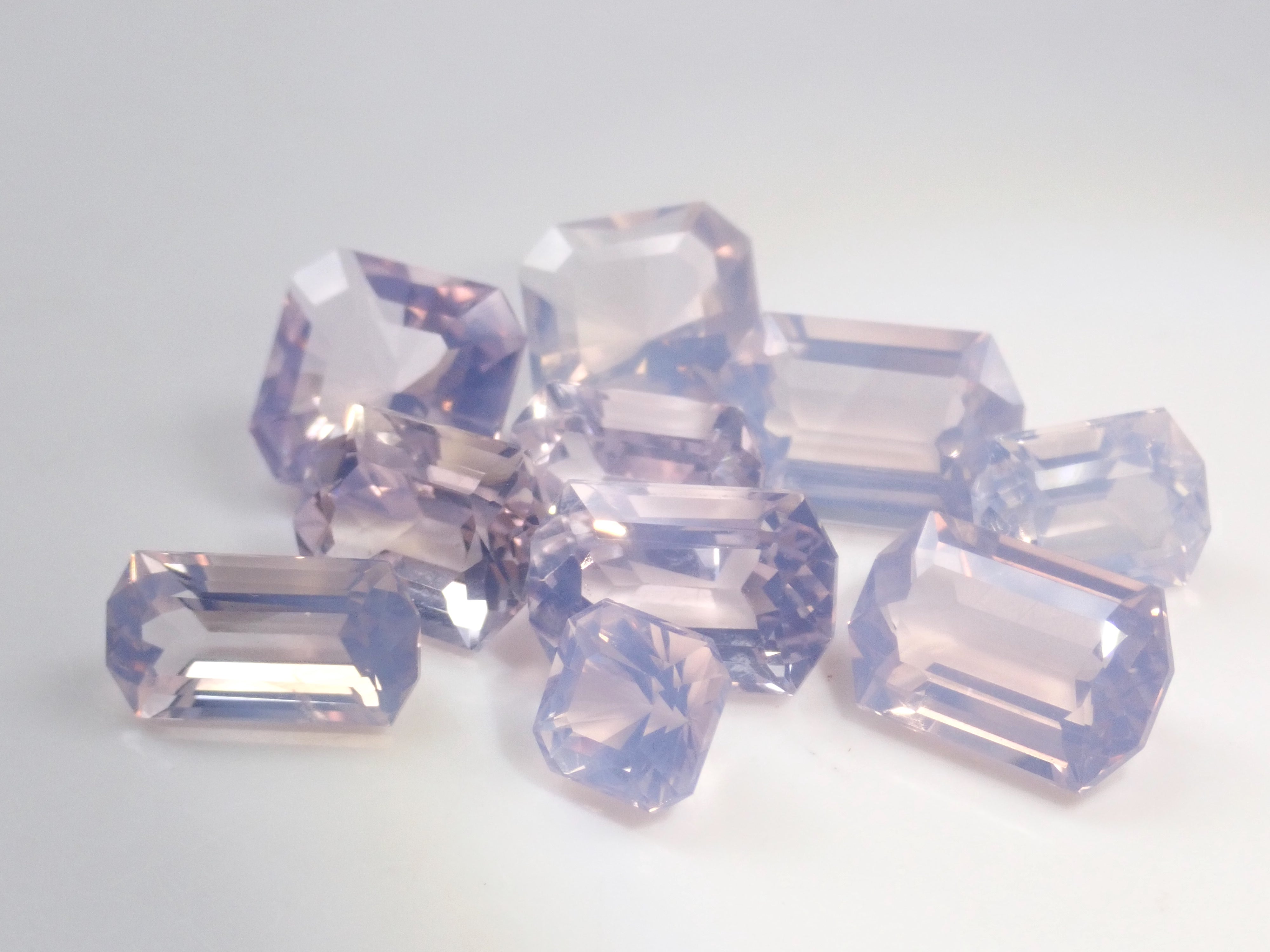 ブラジル産スコロライト（平均3ct）《複数購入割引有》