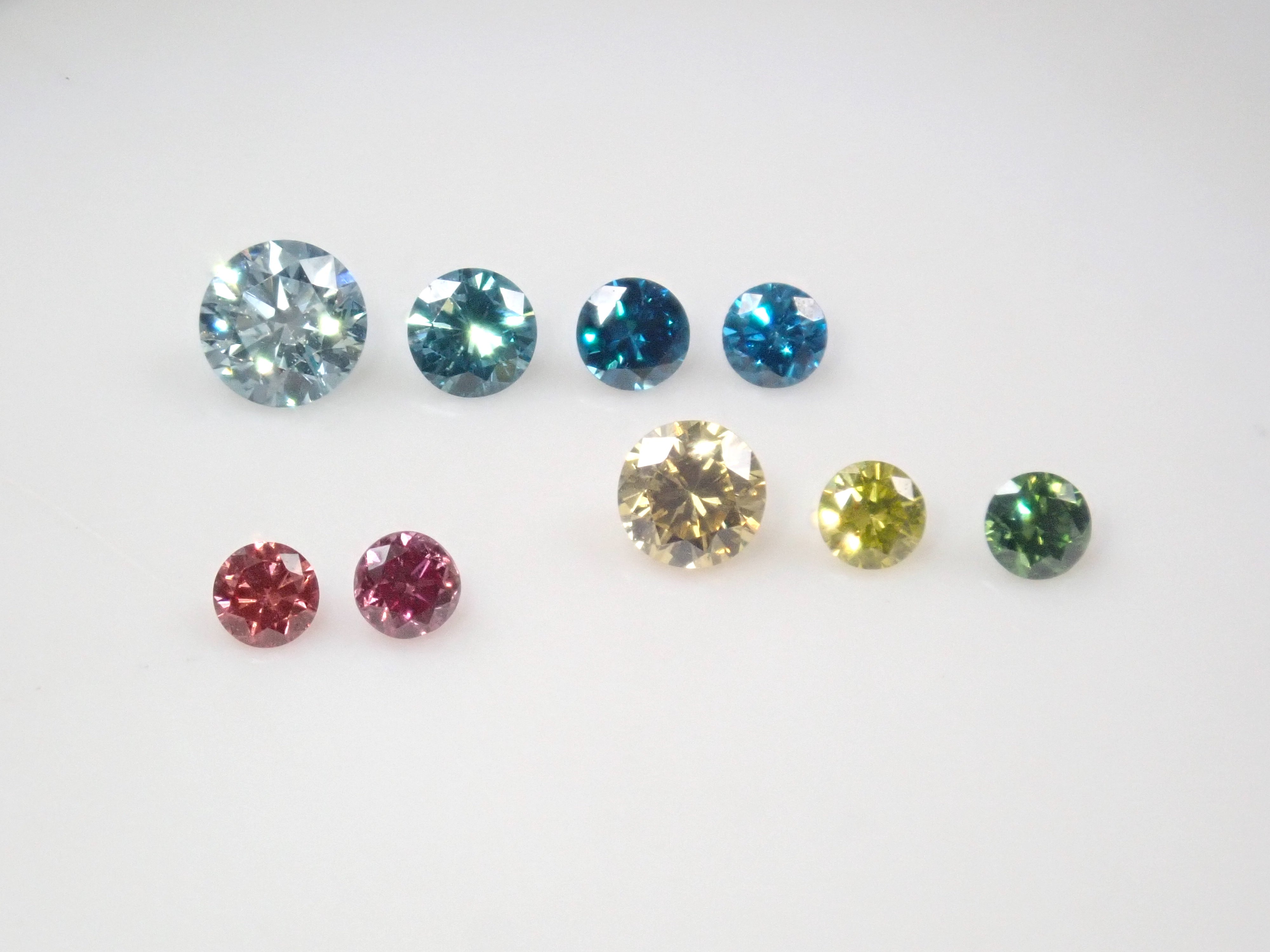 [On sale at 22:00 on 2/24] {Limited to 9 stones} Diamond Gacha💎 1 loose treated diamond (ice blue, purple, etc. / 1.7-3.0mm) {Multiple purchase discount available}