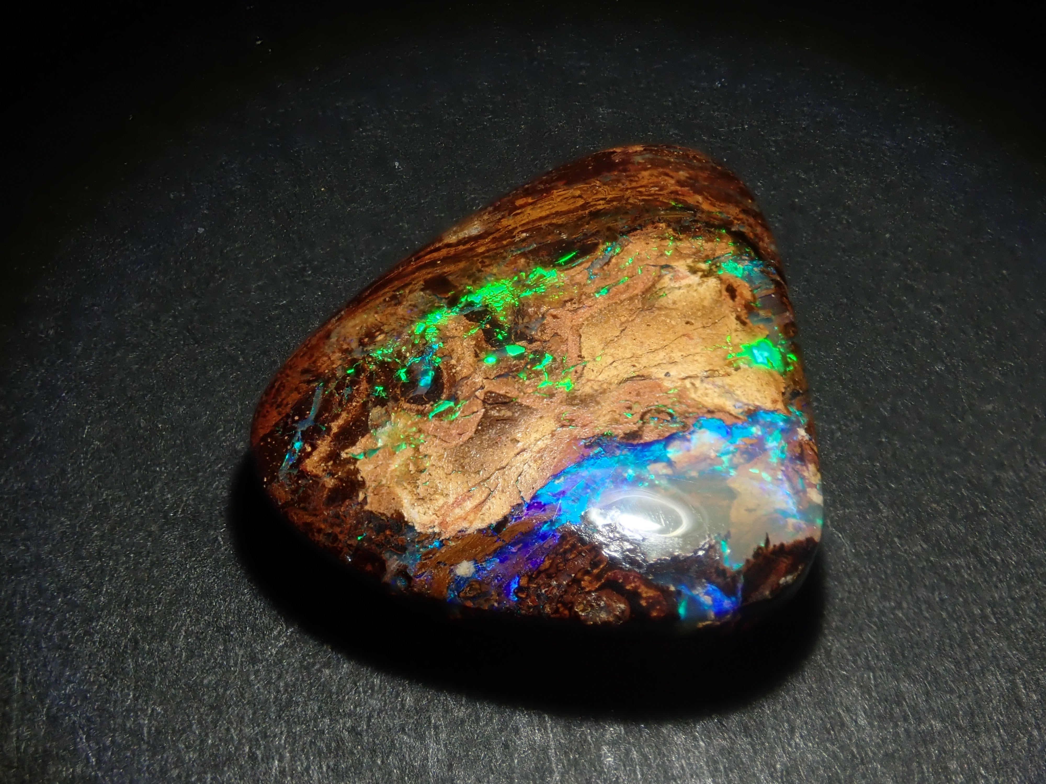 [On sale from 10/18 at 22:00] [Limited to 12 stones] 1 loose iron opal from Australia (average 28ct, October birthstone opal) [Multiple purchase discounts available] 