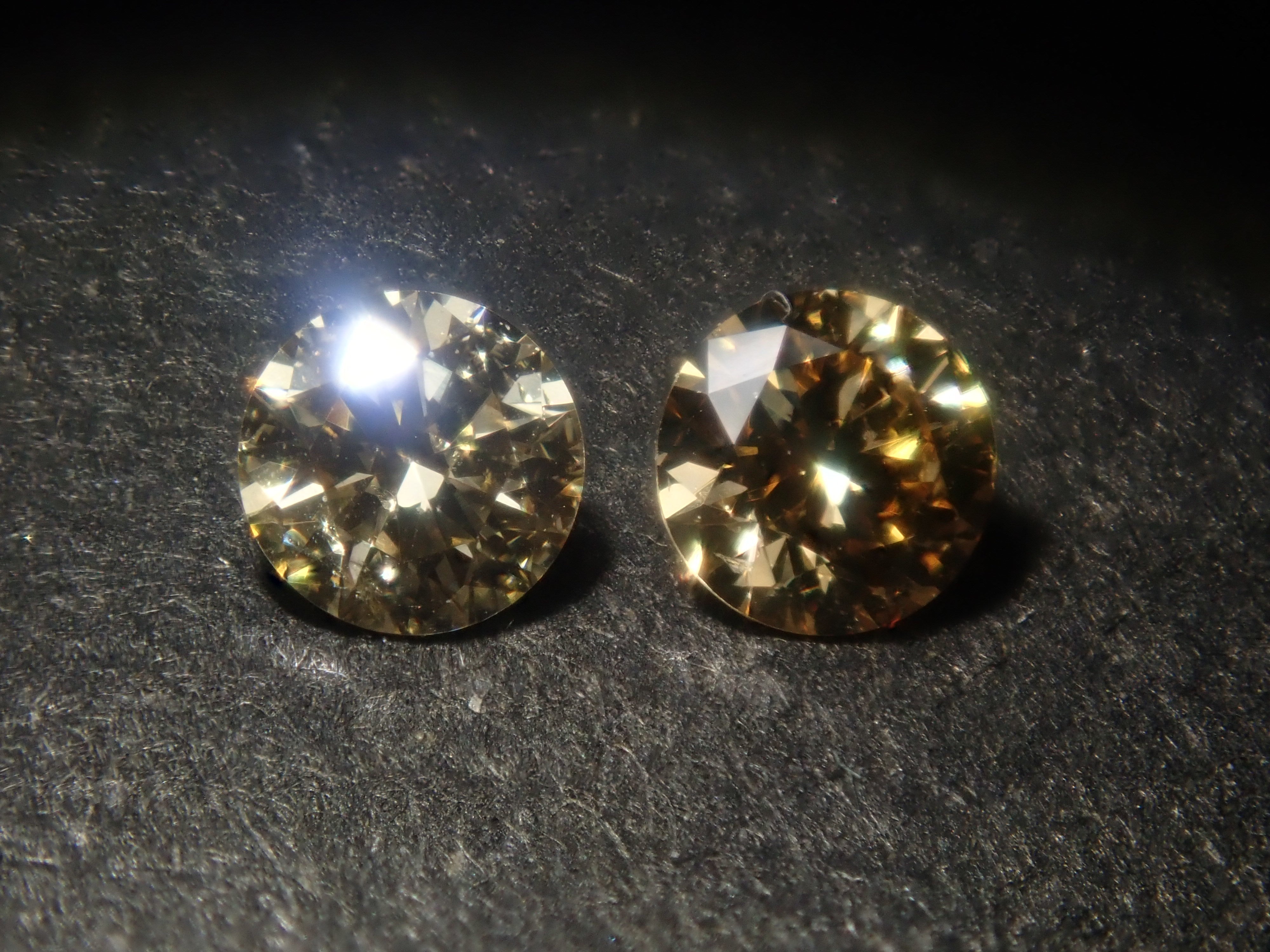 【7/26 22時販売】《限定16石》通常55,800円の0.706ct FANCY DEEP ORANGY YELLOW含むイエローダイヤガチャ《複数購入割引有》