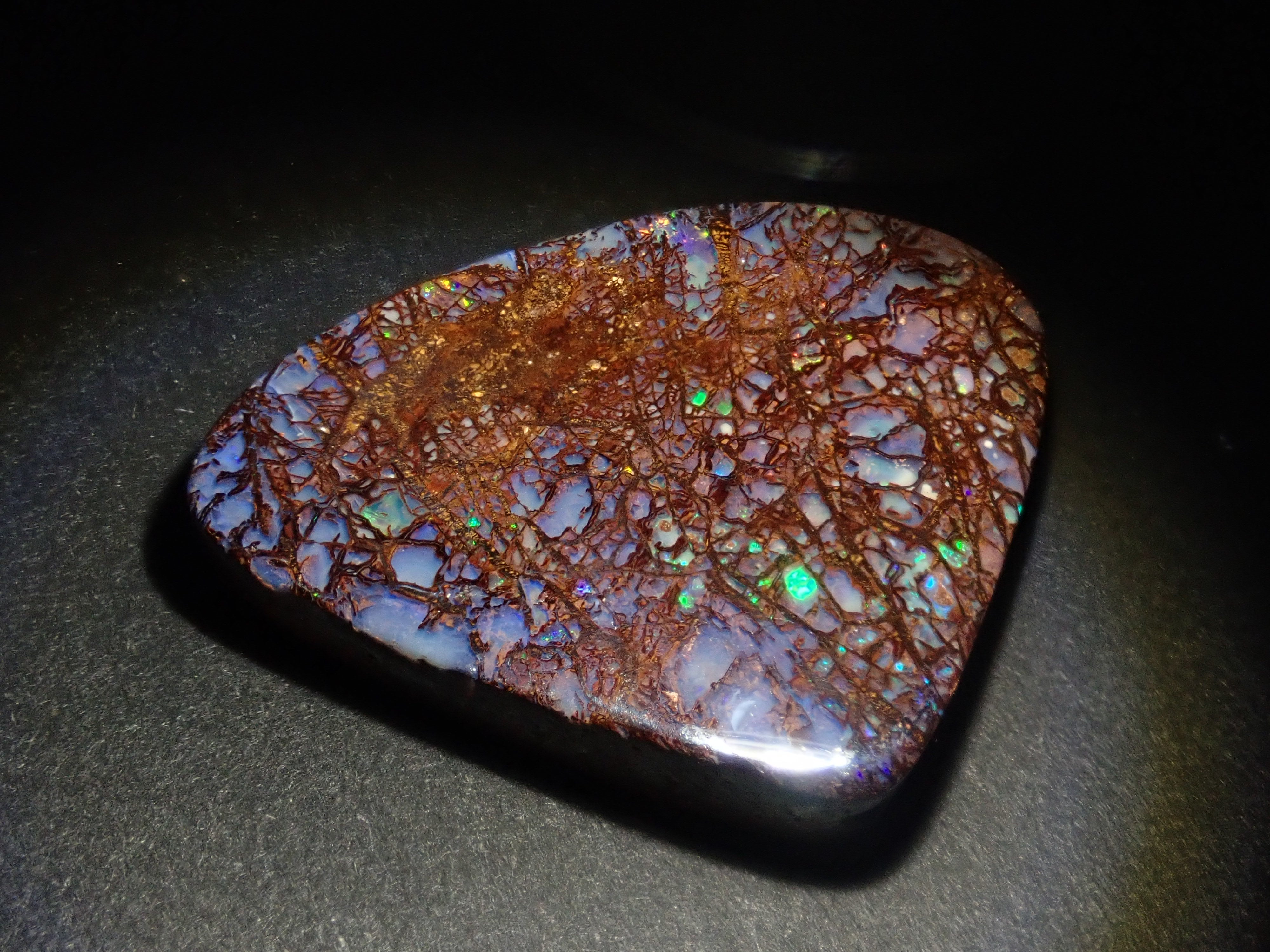 [On sale from 10/18 at 22:00] [Limited to 12 stones] 1 loose iron opal from Australia (average 28ct, October birthstone opal) [Multiple purchase discounts available] 