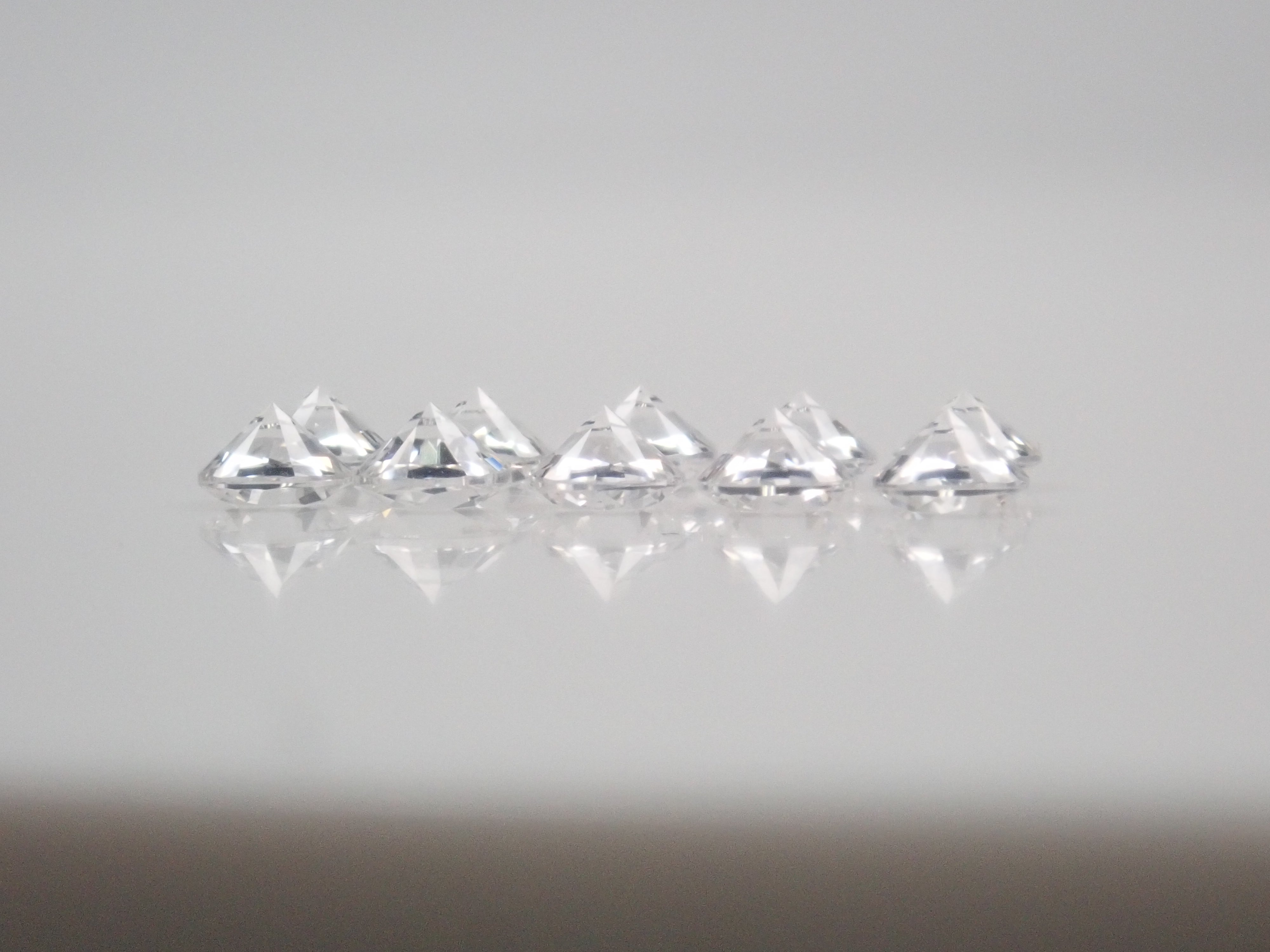 【9/20 22時販売】《数量限定》ロシア産フェナカイト（ラウンドカット,3mm）1石ルース《複数購入割引有》