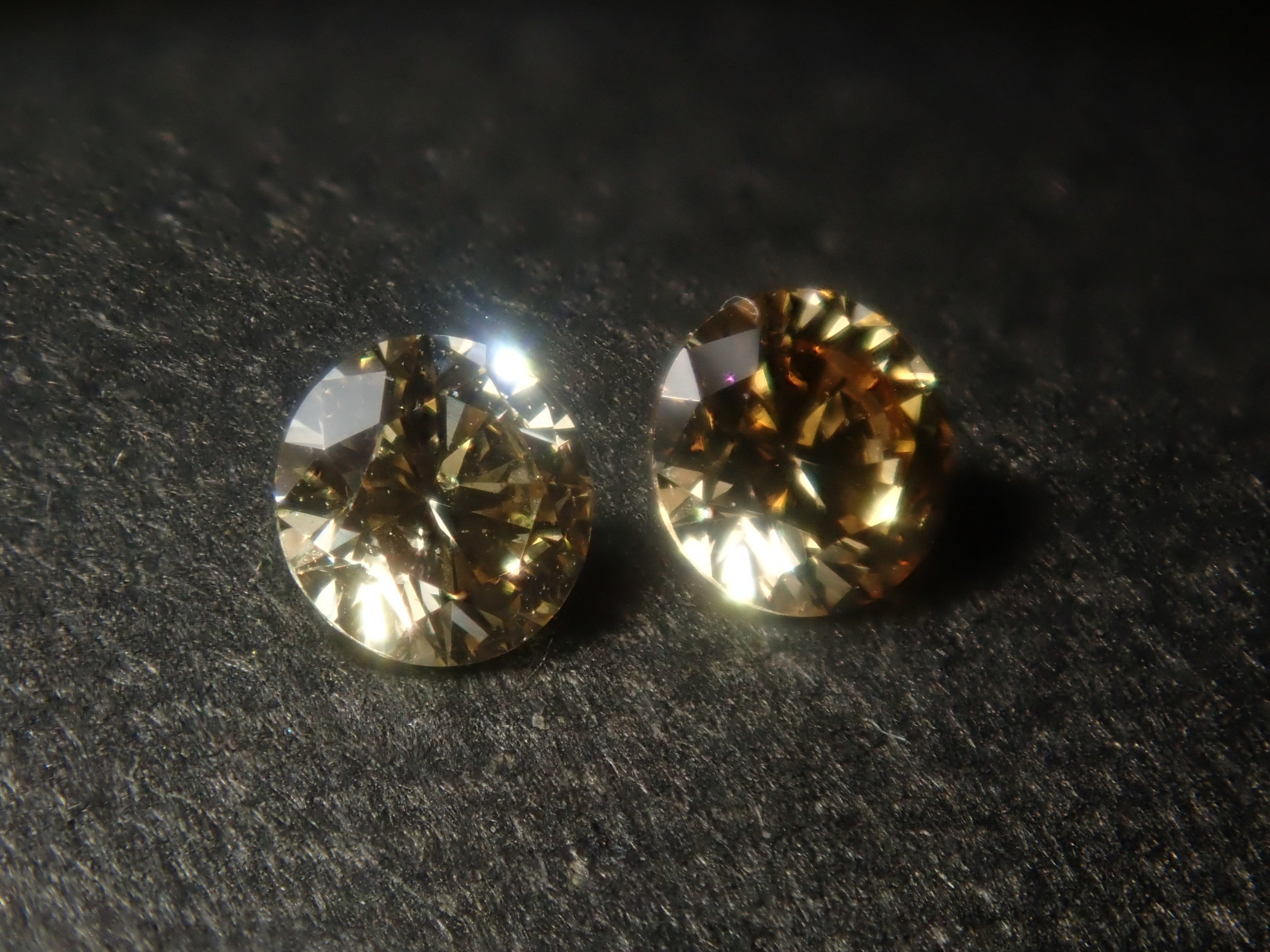 【7/26 22時販売】《限定16石》通常55,800円の0.706ct FANCY DEEP ORANGY YELLOW含むイエローダイヤガチャ《複数購入割引有》