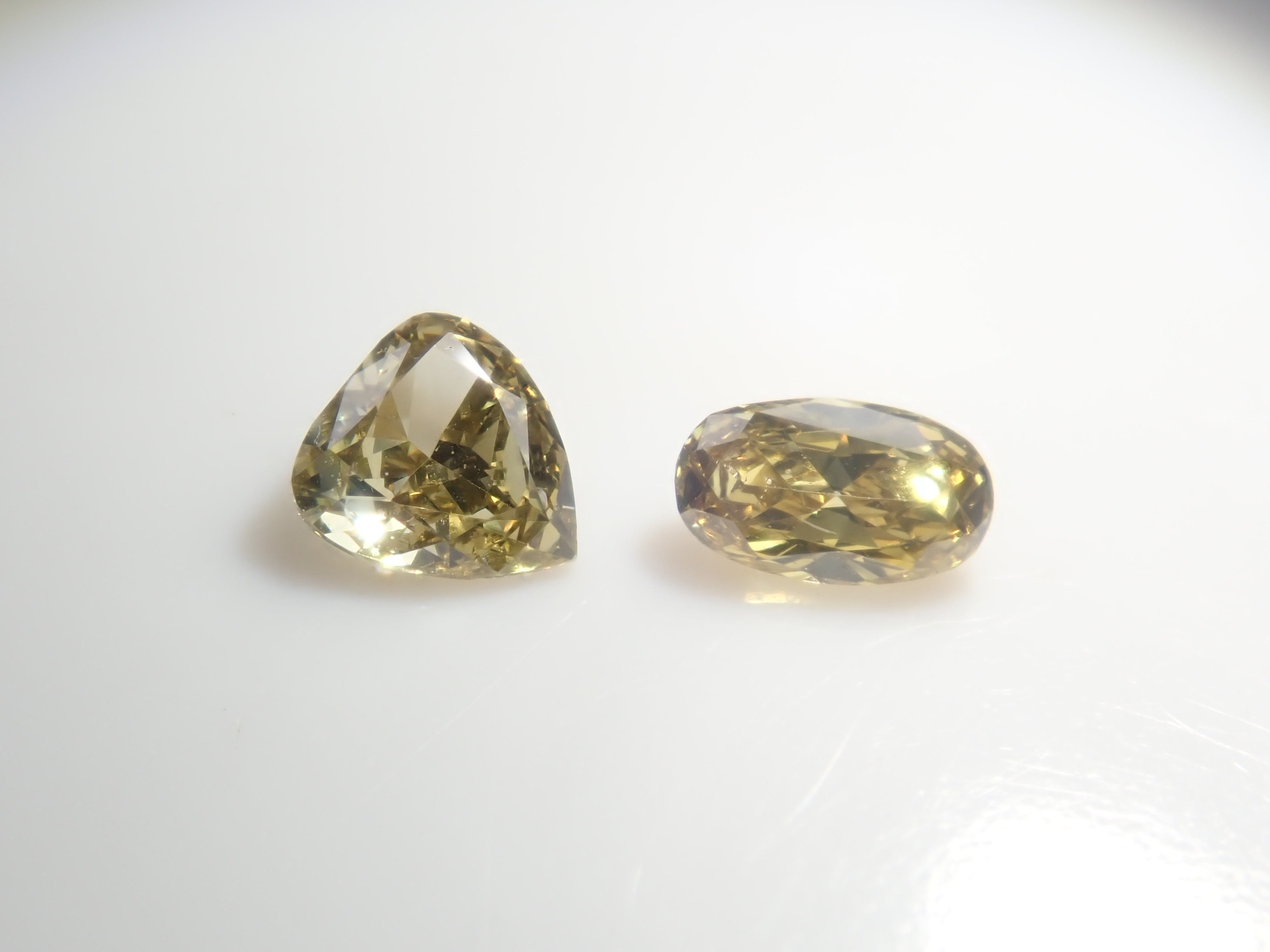 【1/25 22時販売】《限定13石》通常32,800円の0.16ct FANCY VIVIDカラー（中宝ソーティング付）も含む イエローダイヤモンドガチャ1石ルース《複数購入割引有》