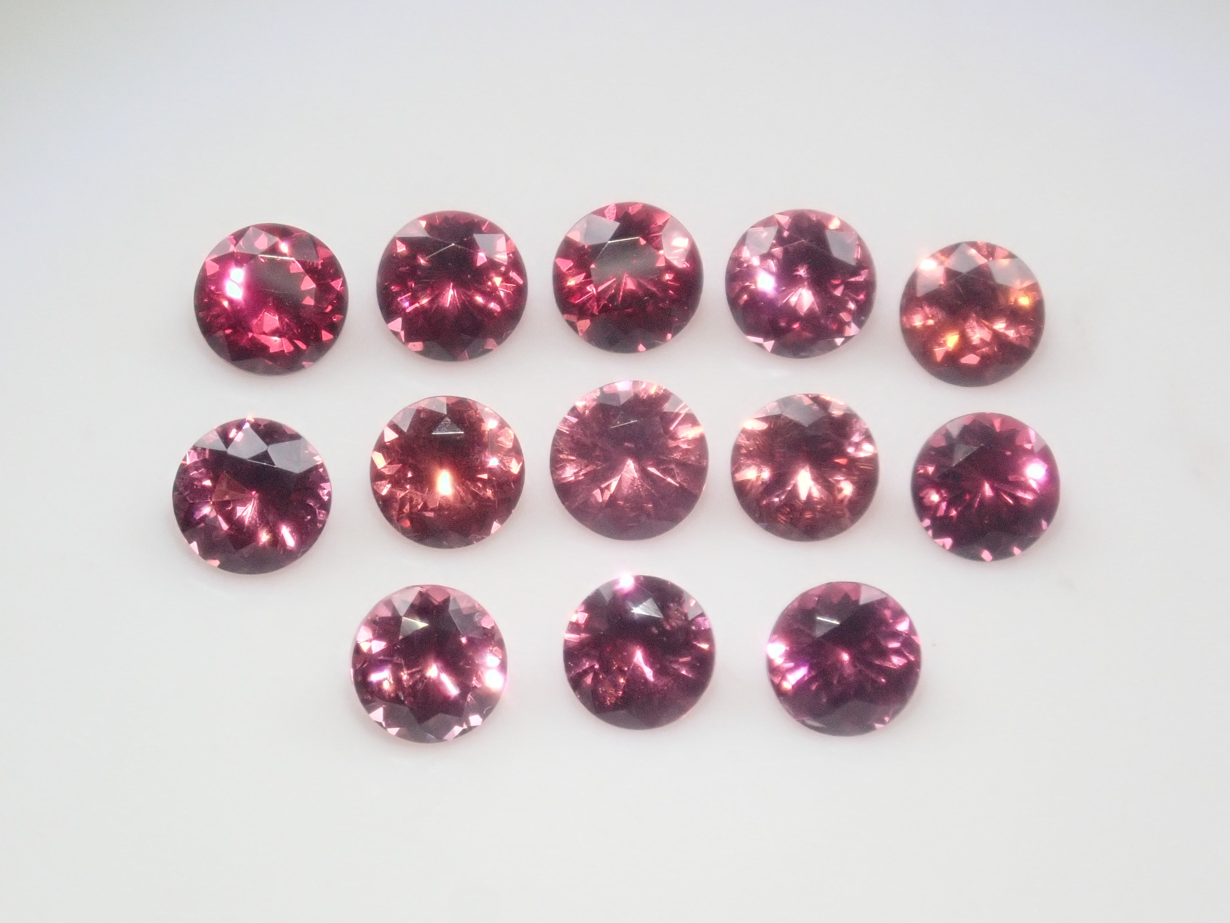 【2/15 22時販売】《限定13石》スリランカ産ロードライトガーネット3.5mm1石ルース（サンジェ氏カット）《複数購入割引有》