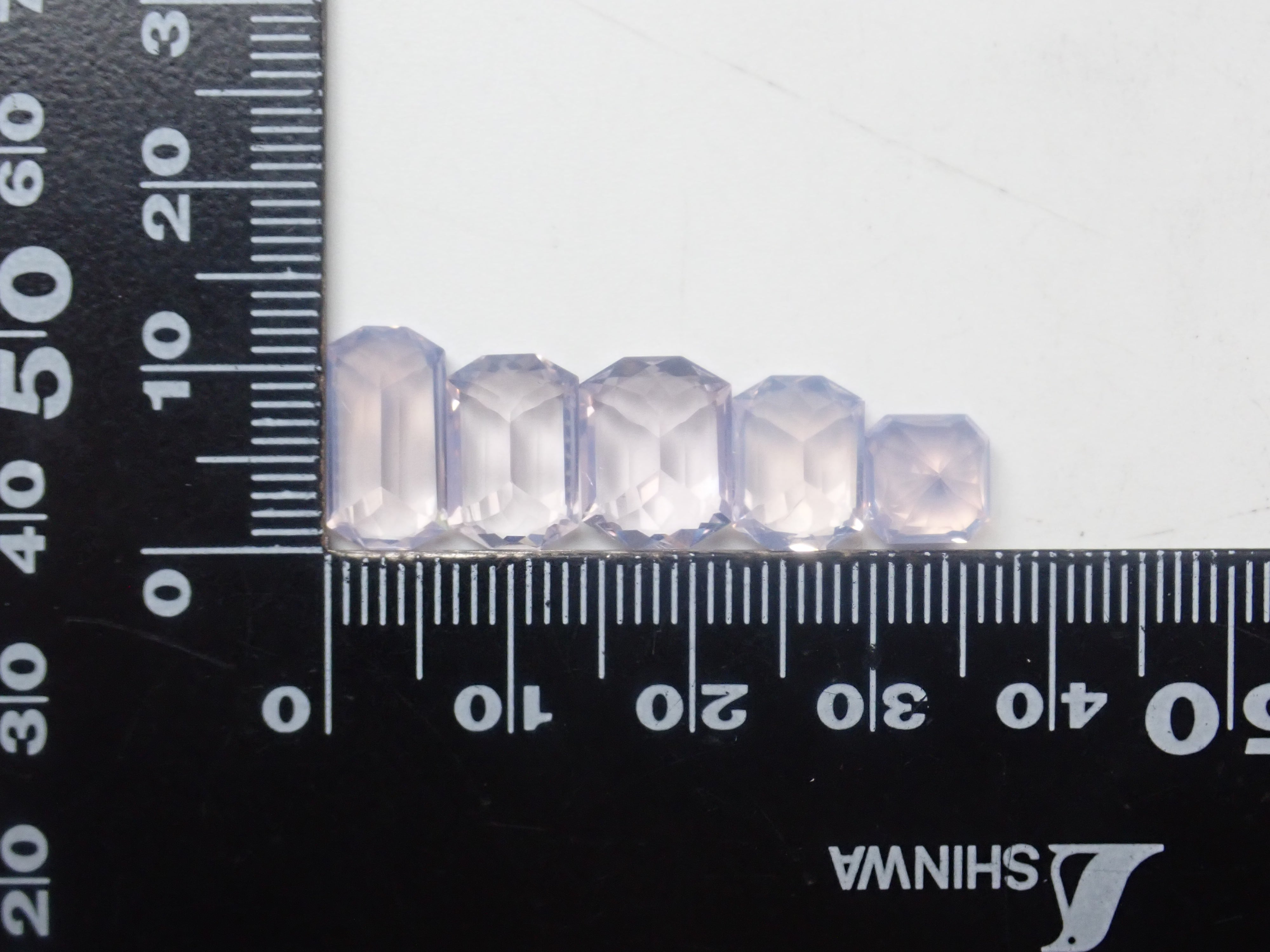 ブラジル産スコロライト（平均3ct）《複数購入割引有》