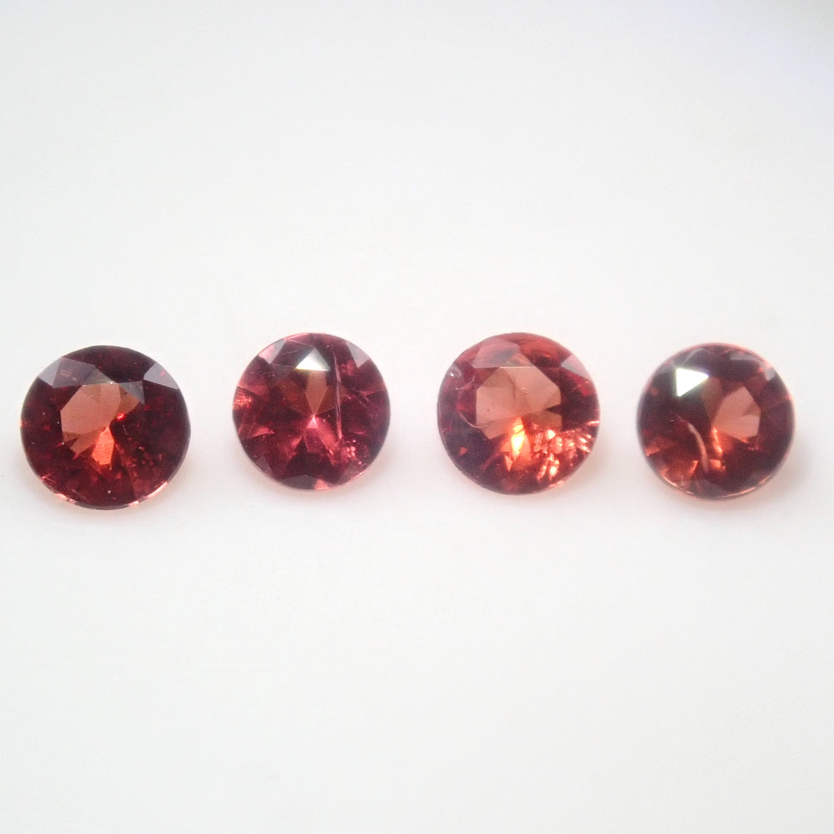 カナダ産ユーディアライト 約2.5mm《複数購入割引有》