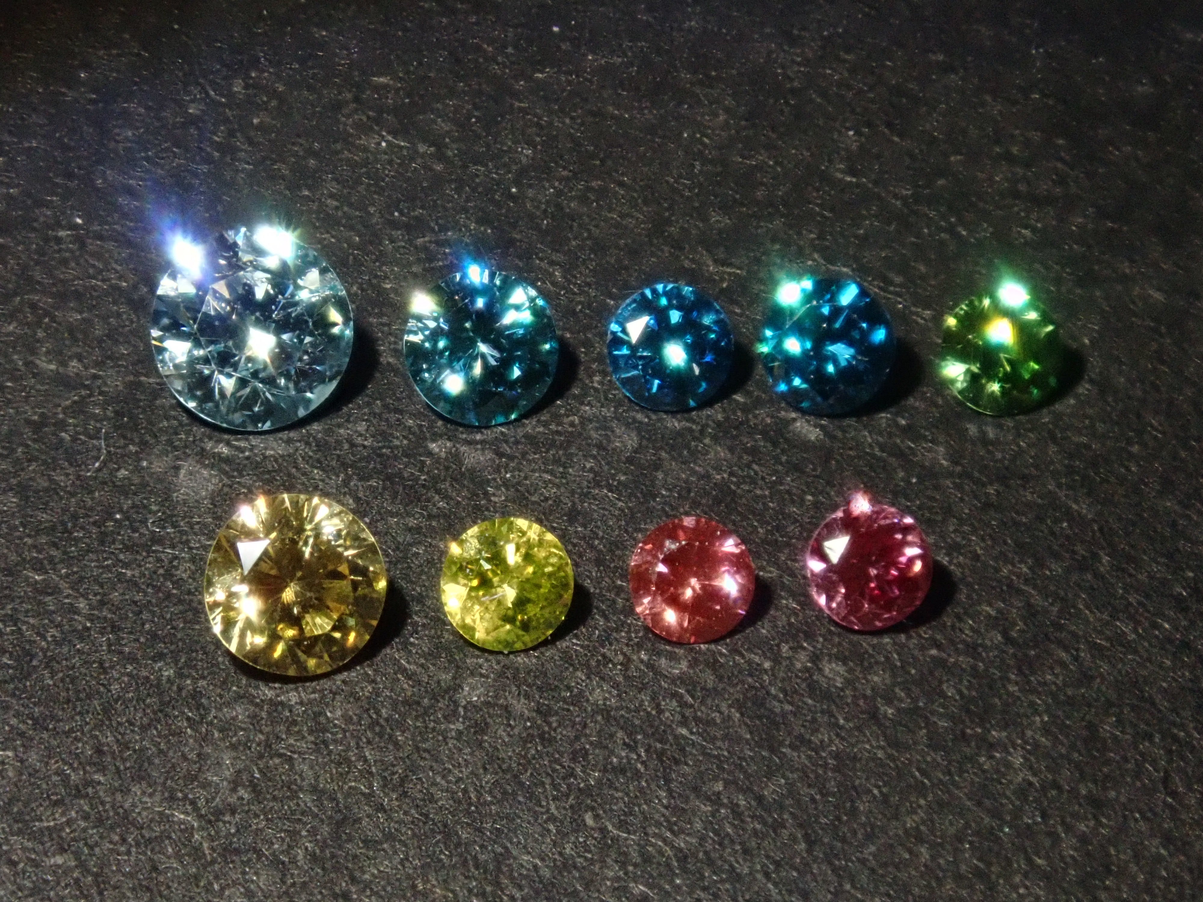 [On sale at 22:00 on 2/24] {Limited to 9 stones} Diamond Gacha💎 1 loose treated diamond (ice blue, purple, etc. / 1.7-3.0mm) {Multiple purchase discount available}