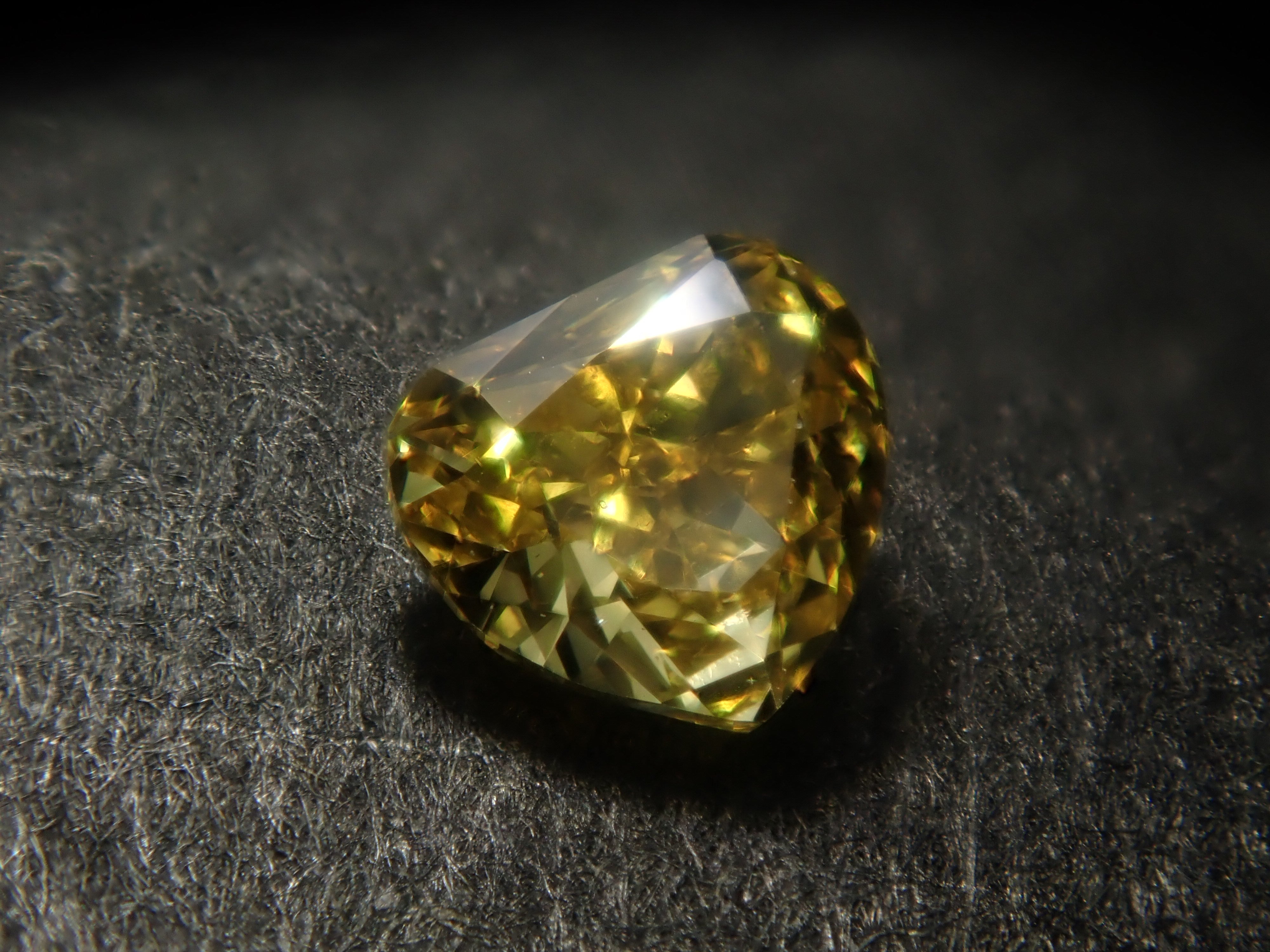【7/26 22時販売】《限定16石》通常55,800円の0.706ct FANCY DEEP ORANGY YELLOW含むイエローダイヤガチャ《複数購入割引有》