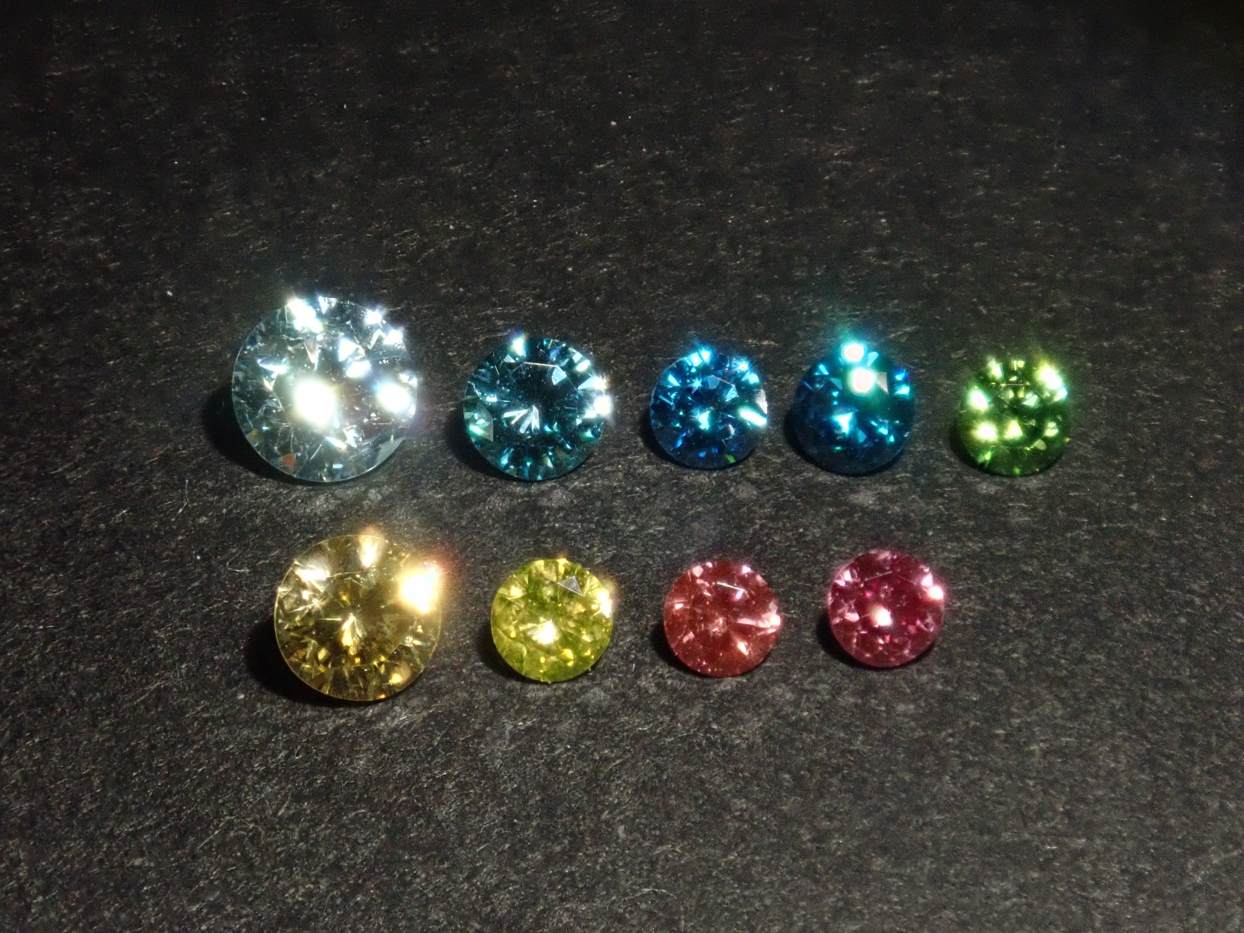 [On sale at 22:00 on 2/24] {Limited to 9 stones} Diamond Gacha💎 1 loose treated diamond (ice blue, purple, etc. / 1.7-3.0mm) {Multiple purchase discount available}