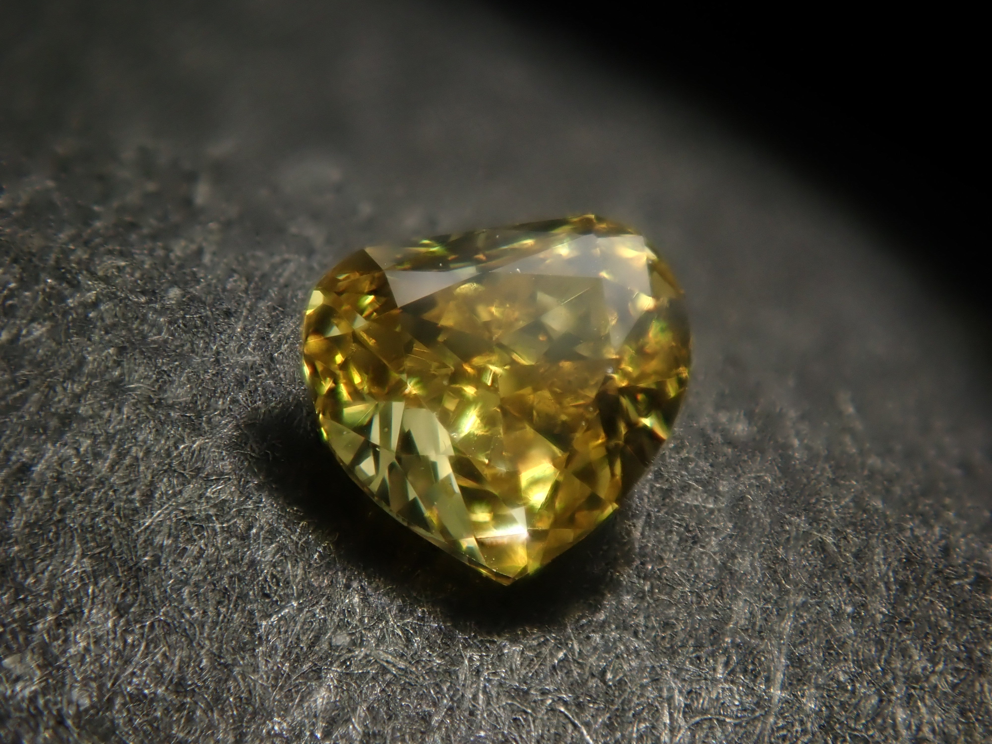 【7/26 22時販売】《限定16石》通常55,800円の0.706ct FANCY DEEP ORANGY YELLOW含むイエローダイヤガチャ《複数購入割引有》