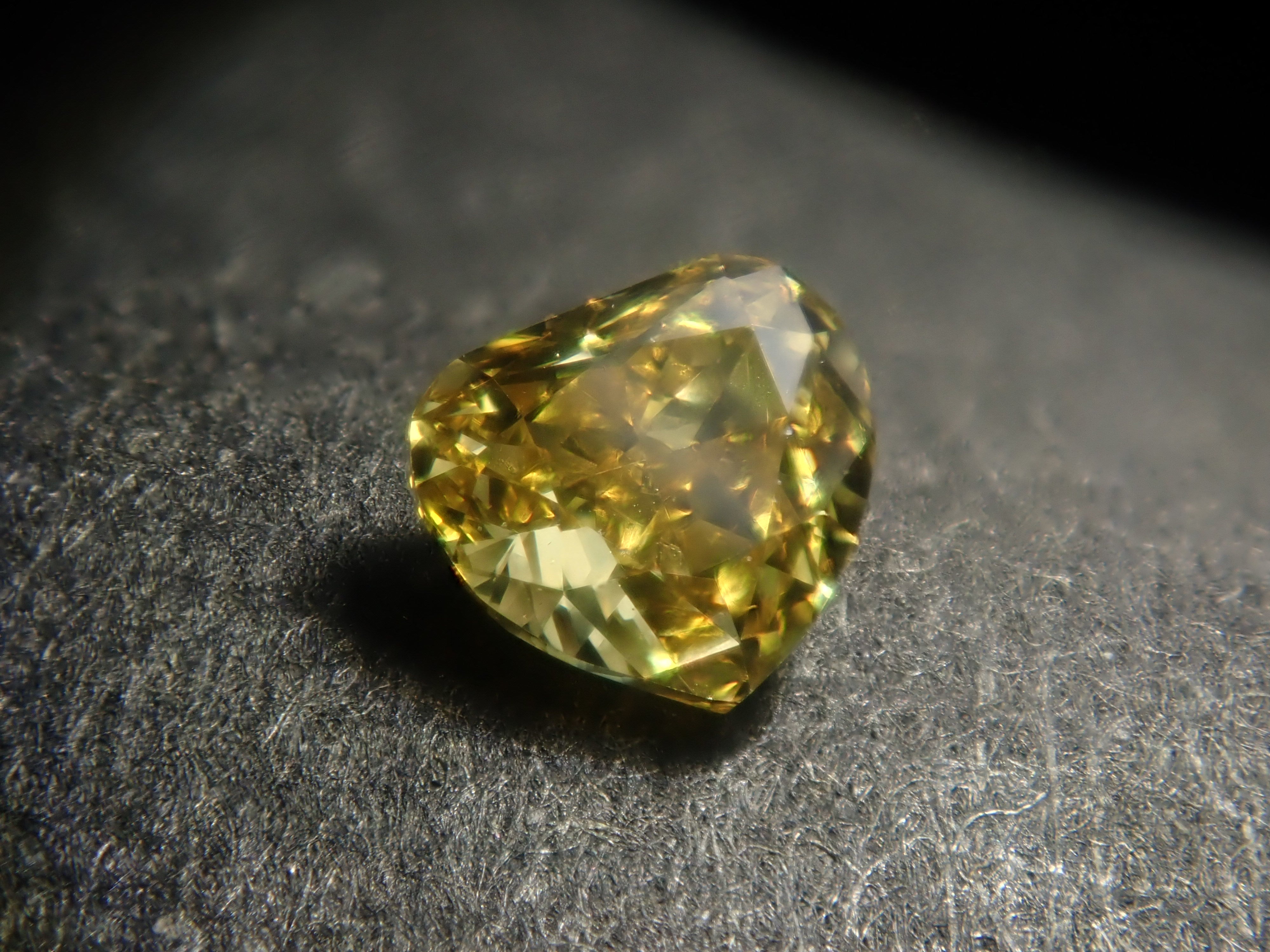 【7/26 22時販売】《限定16石》通常55,800円の0.706ct FANCY DEEP ORANGY YELLOW含むイエローダイヤガチャ《複数購入割引有》