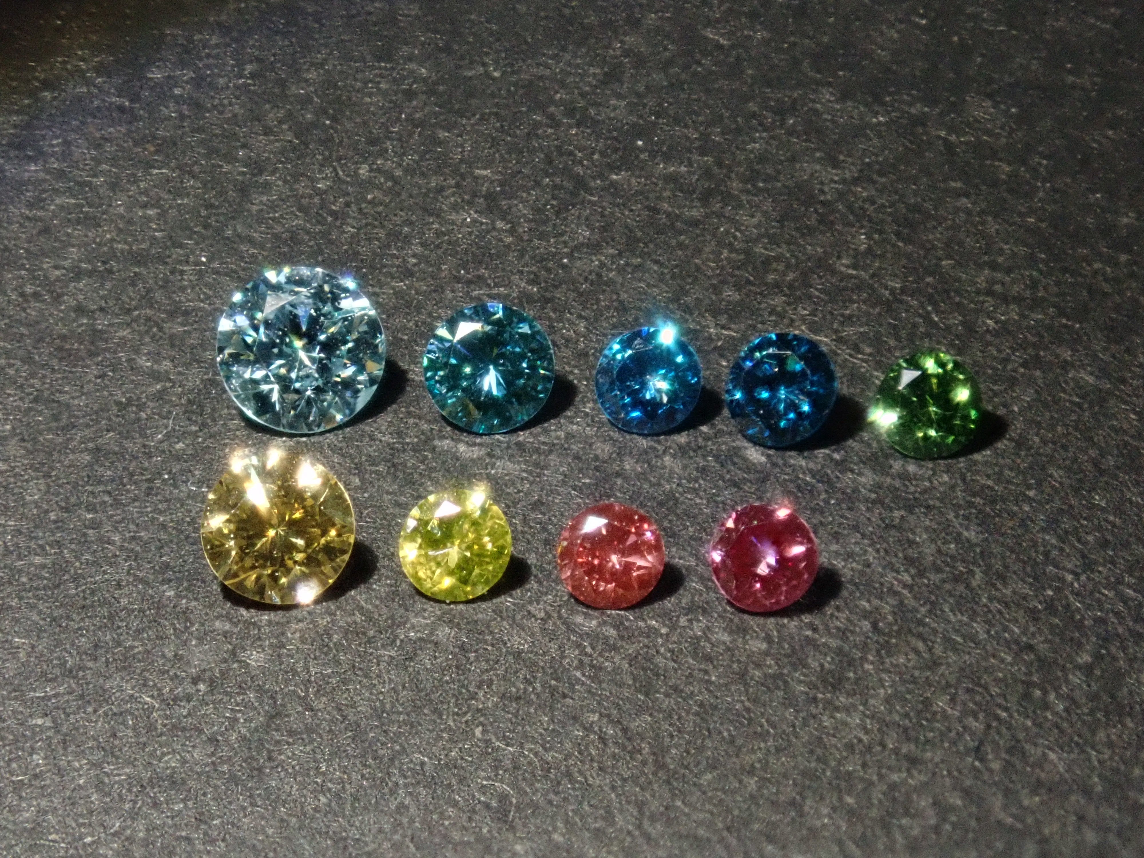 [On sale at 22:00 on 2/24] {Limited to 9 stones} Diamond Gacha💎 1 loose treated diamond (ice blue, purple, etc. / 1.7-3.0mm) {Multiple purchase discount available}