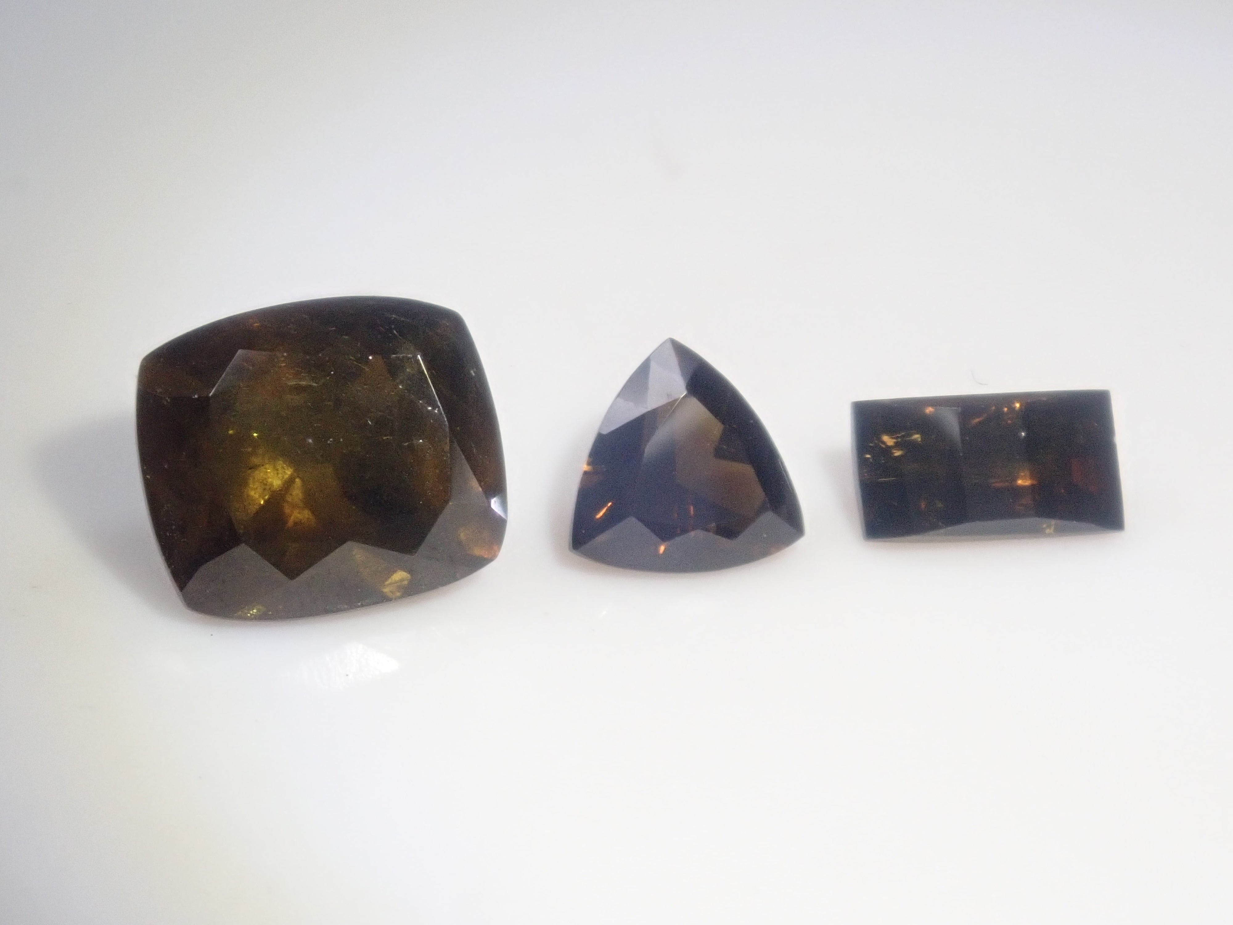 【2/6  22時販売】《限定10石》レアストーンガチャ💎通常29,800円のモザンビーク産パライバトルマリン・1.8ctのシンシャ鑑別書付き・コーネルピン・エピドート《複数購入割引有》